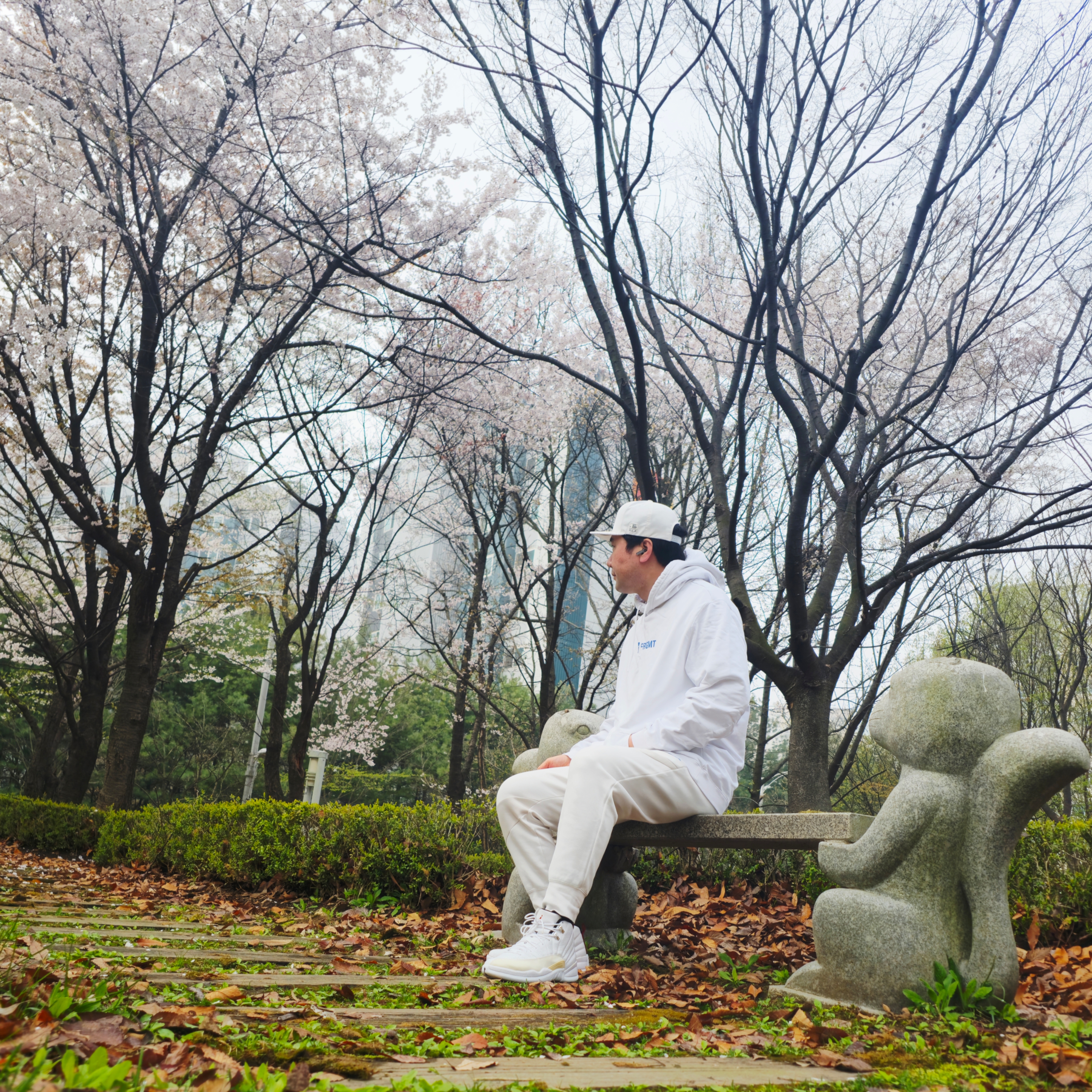 Converse x Fragment Hoodie White 착용 스타일