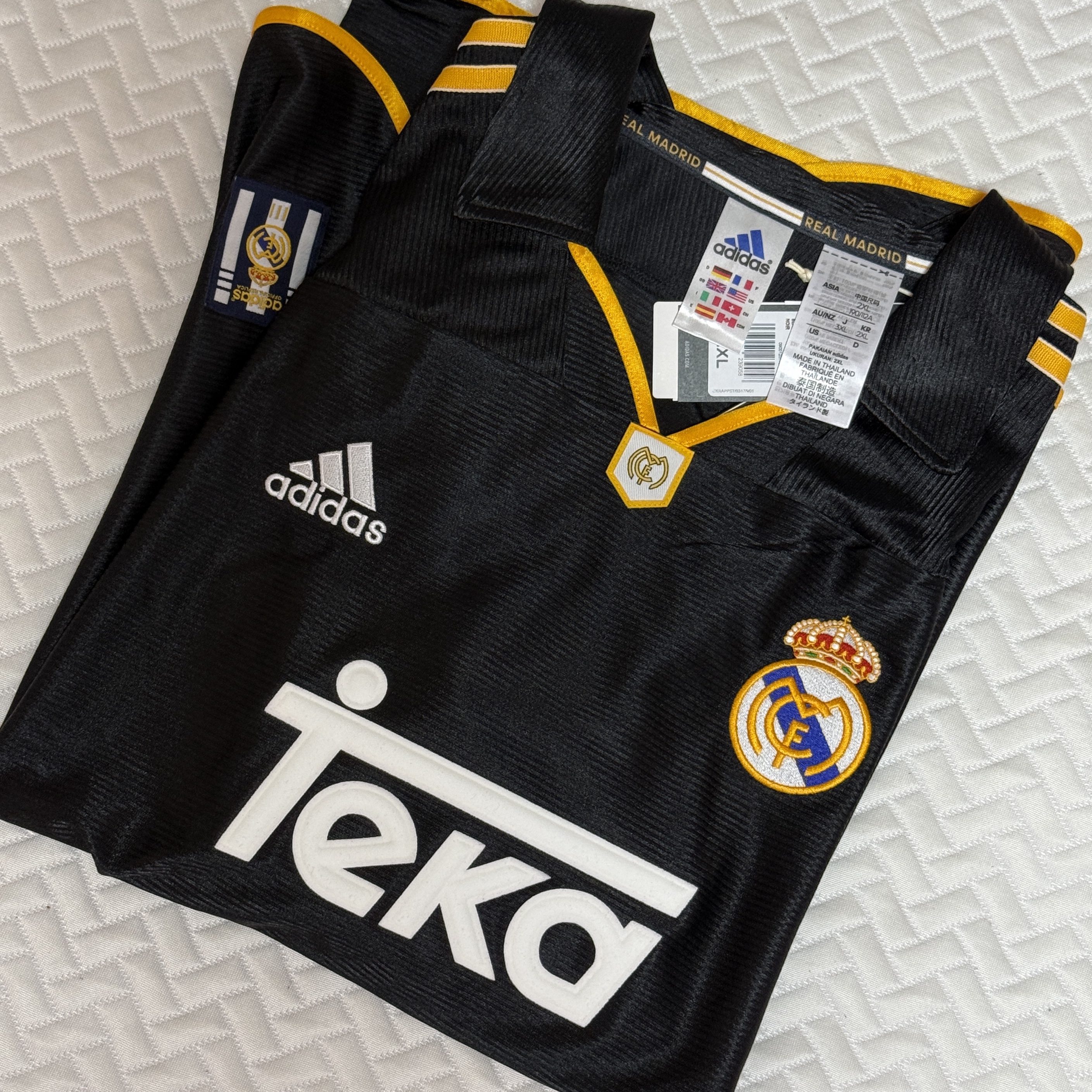 Adidas Real Madrid 99/00 Away Jersey Black - KR Sizing (Non Marking Ver.) 착용 스타일 - 1