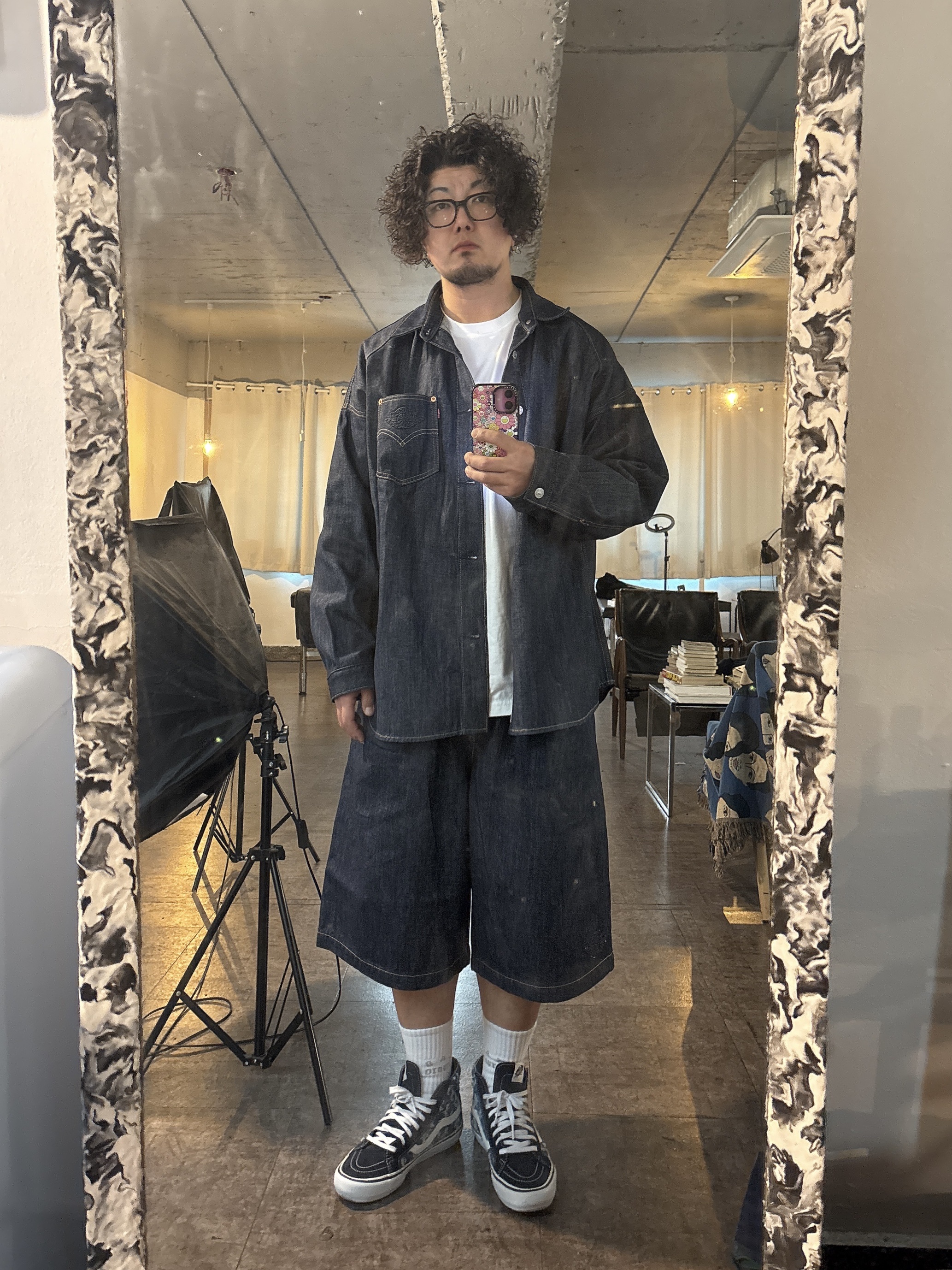 Levi's x Jordan Overshirt Jacket Indigo, Levi's x Jordan Baggy Shorts Indigo 착용 스타일 - 2