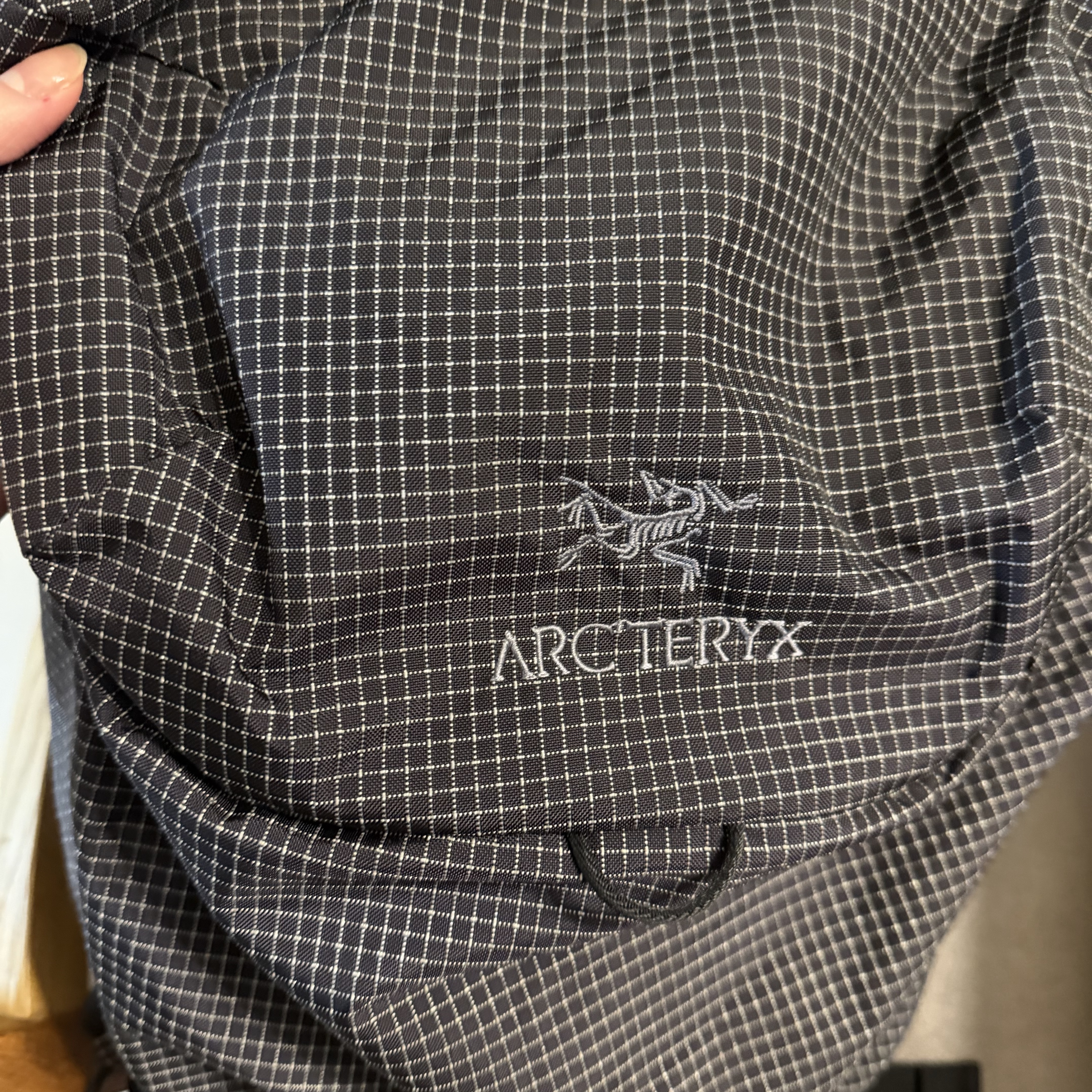 Arc'teryx Konseal 15 Backpack Black 착용 스타일