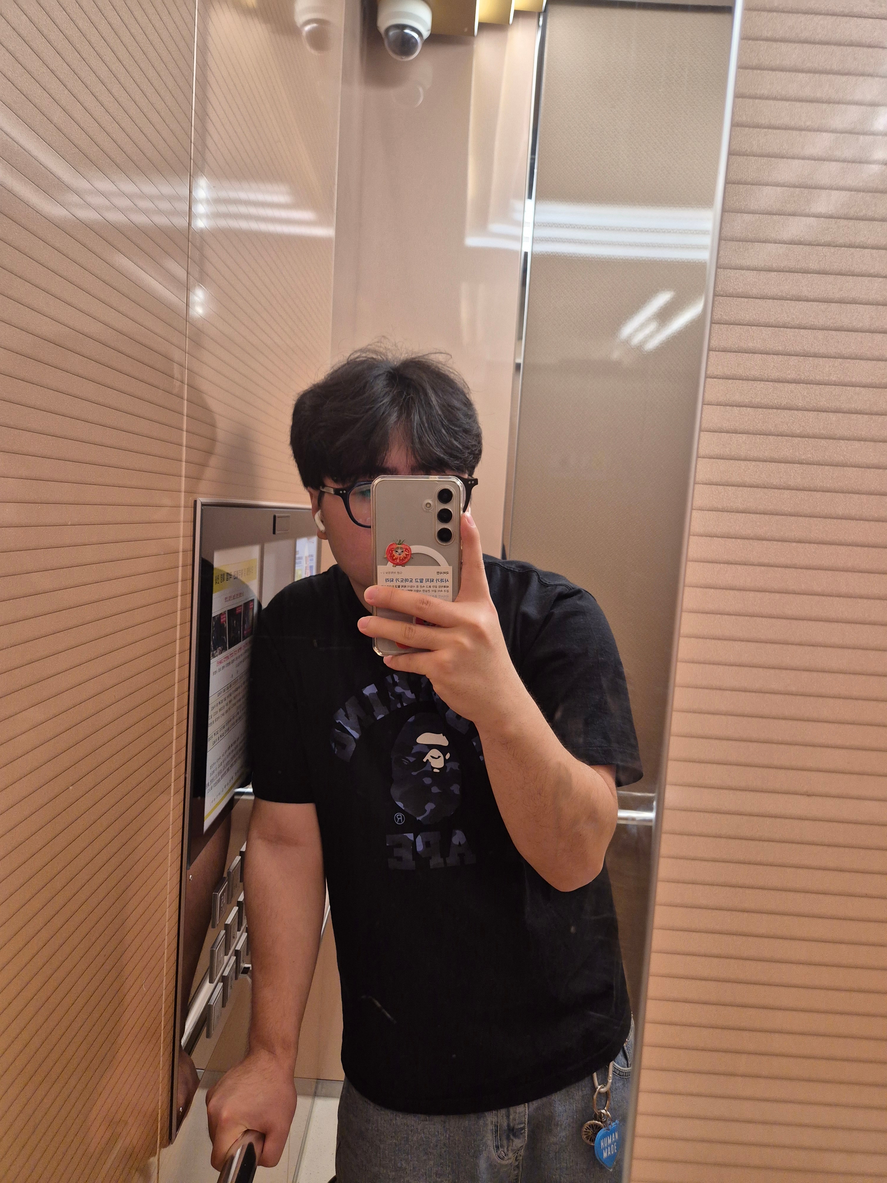 BAPE Color Camo College T-Shirt Black Navy 착용 스타일