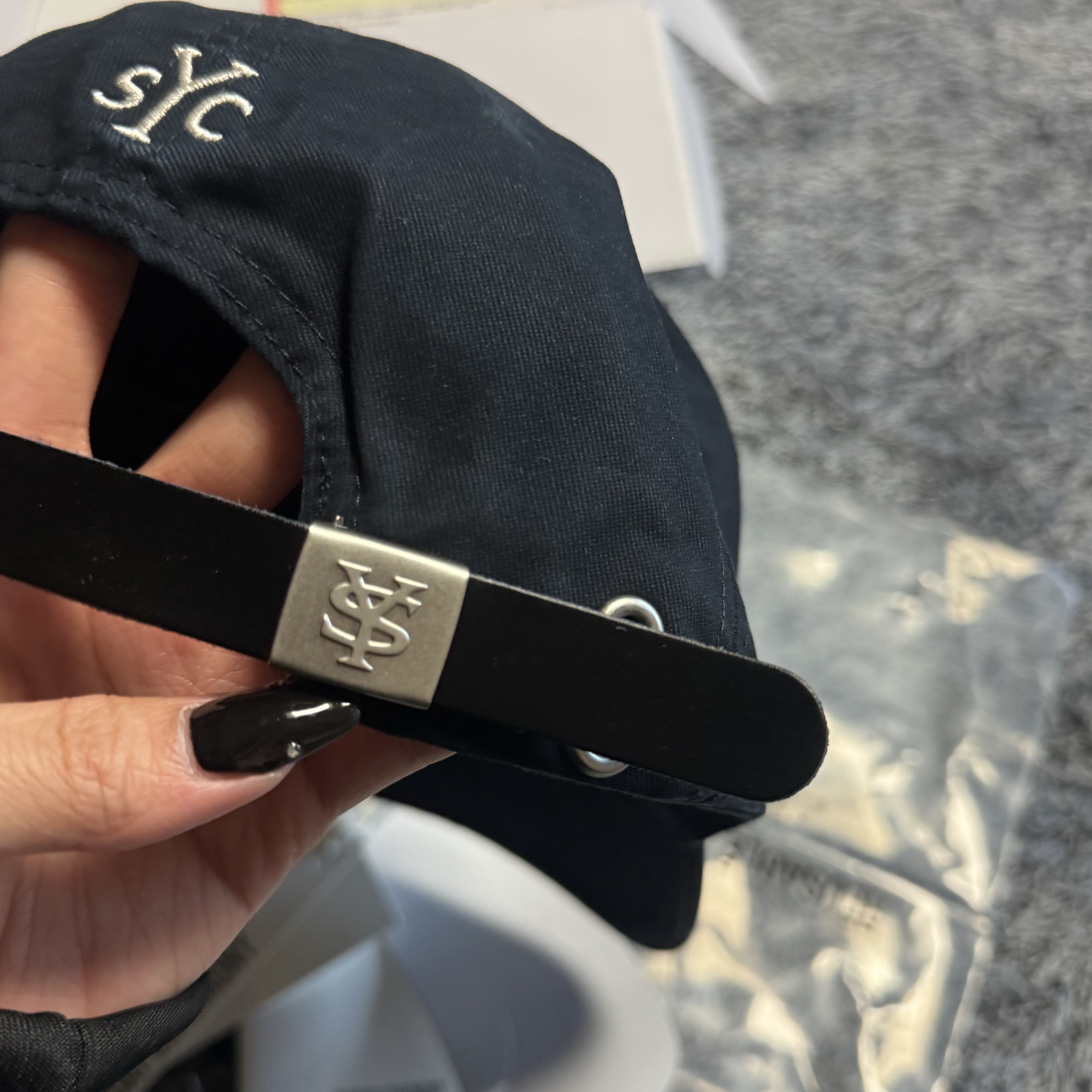 Sunday Ceremony Sy Logo 5 Panel Cotton Cap - Navy 착용 스타일 - 2