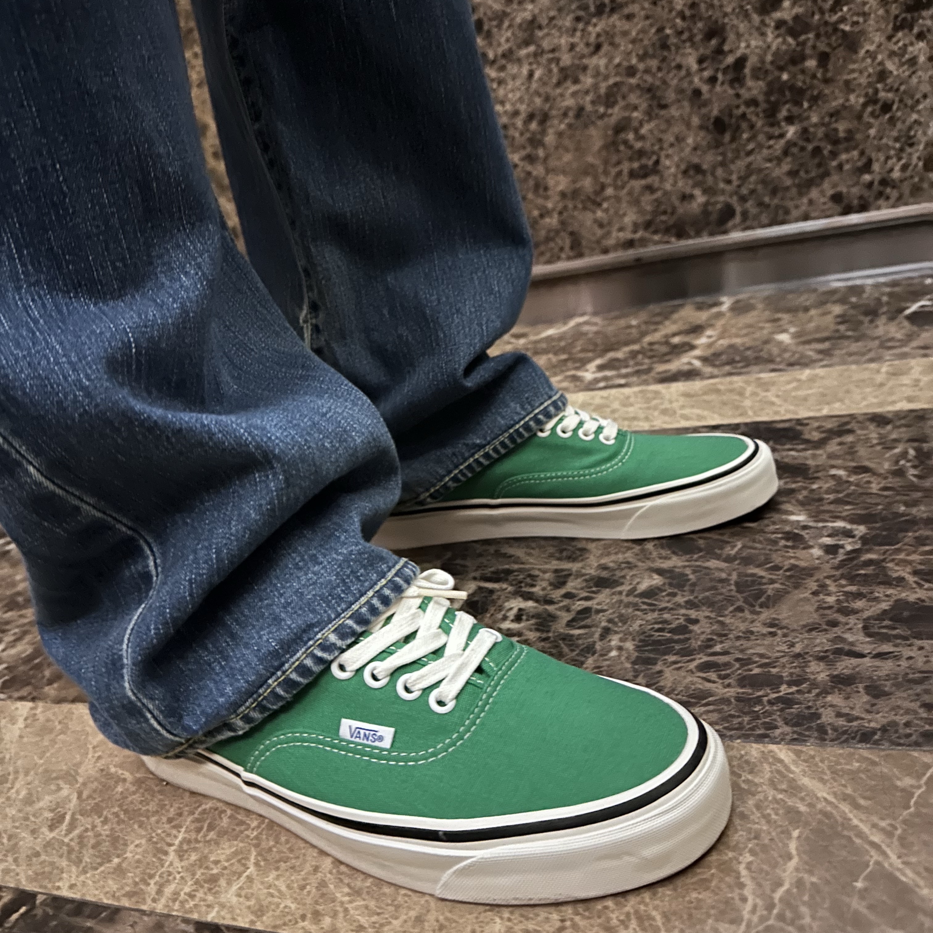 Adidas Adicolor Woven Firebird Track Top Green  - KR Sizing, Vans Authentic 44 DX Anaheim Factory Emerald Green 착용 스타일 - 2