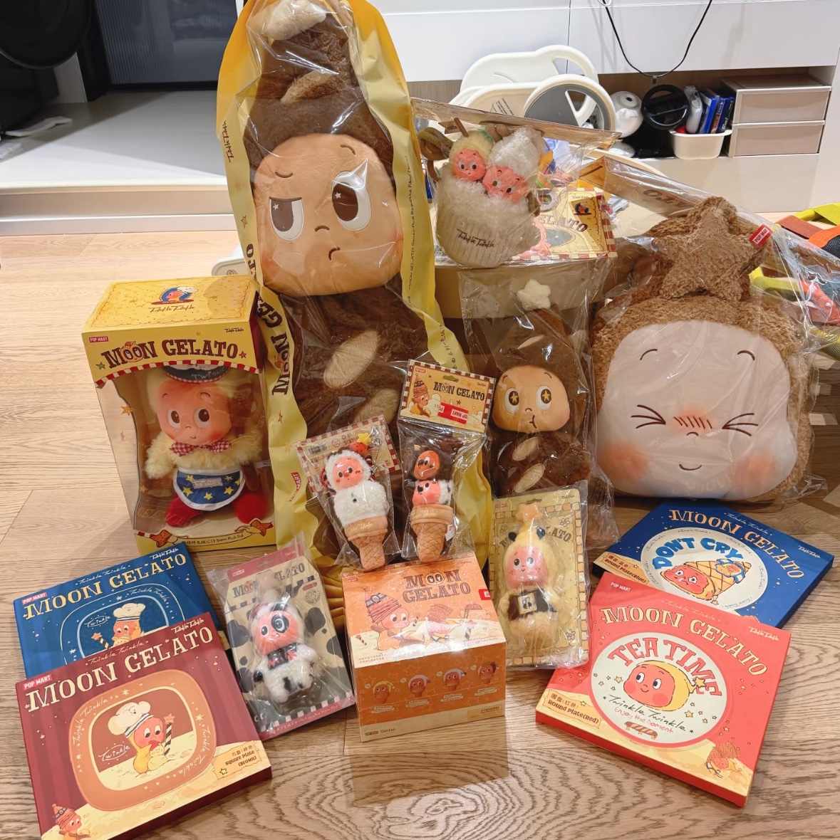Pop Mart Moon Gelato Series Milk Pudding Vinyl Plush Blister Pack, Pop Mart Moon Gelato Series Baguette Bag 착용 스타일