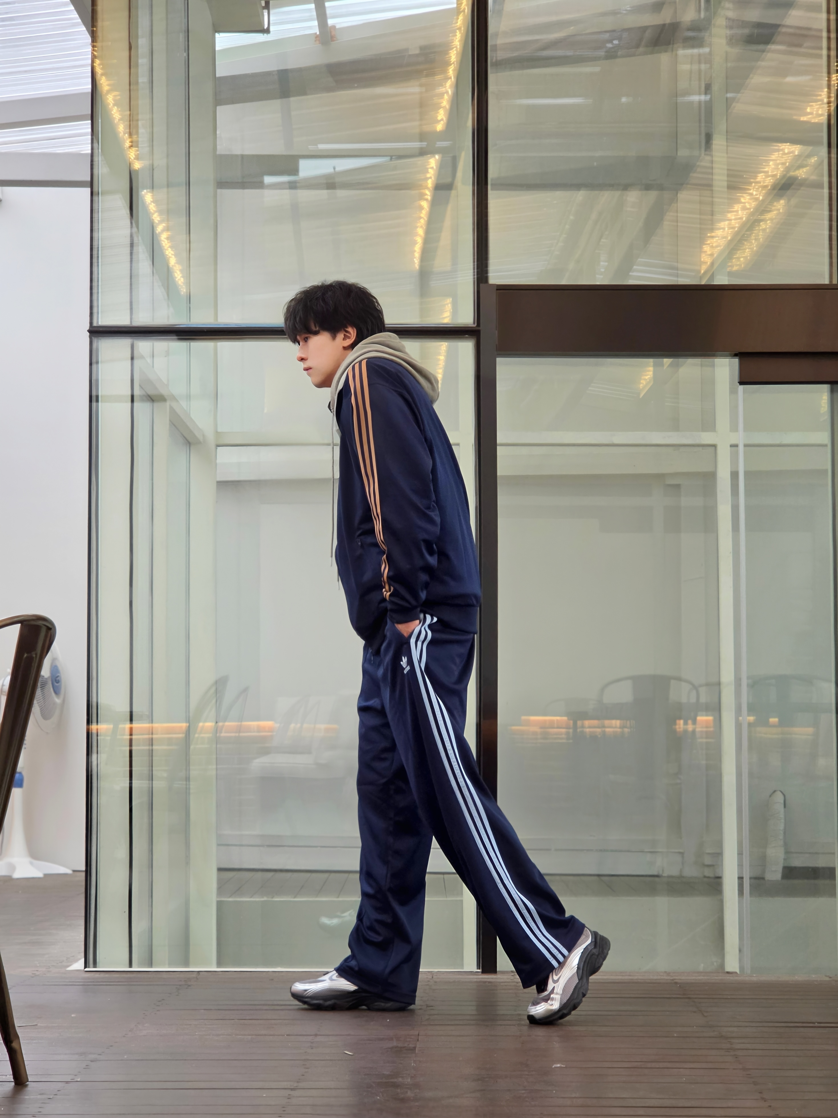 Adidas Track Jacket Night Indigo Mesa - KR Sizing, Adidas Track Jacket Night Indigo Mesa - US Sizing 착용 스타일 - 2