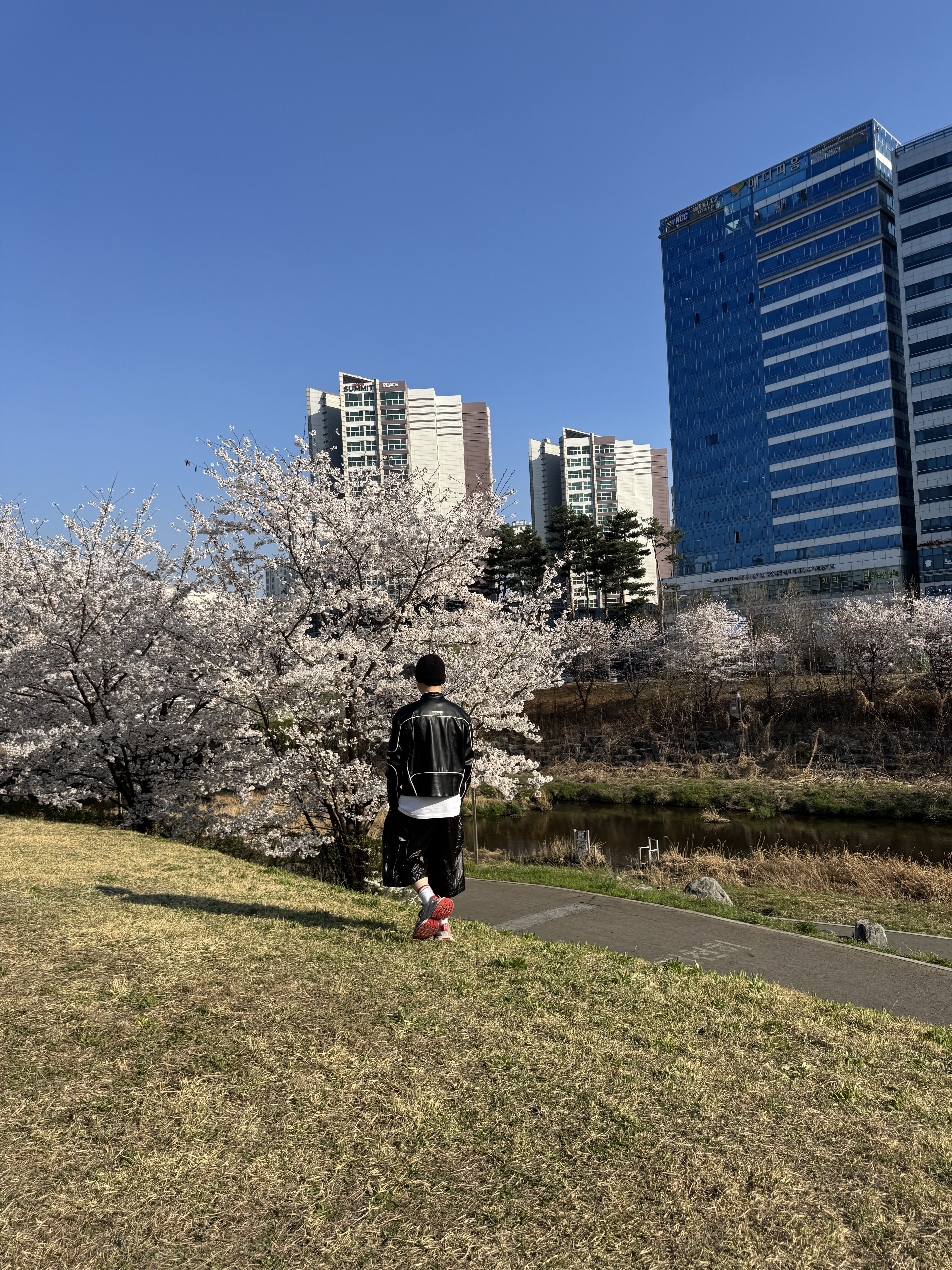 Balenciaga 3XL Sneakers White Red, NAUTICA x Undermycar - NTC X UMC UTILITY SHORTS - BLACK 착용 스타일 - 3