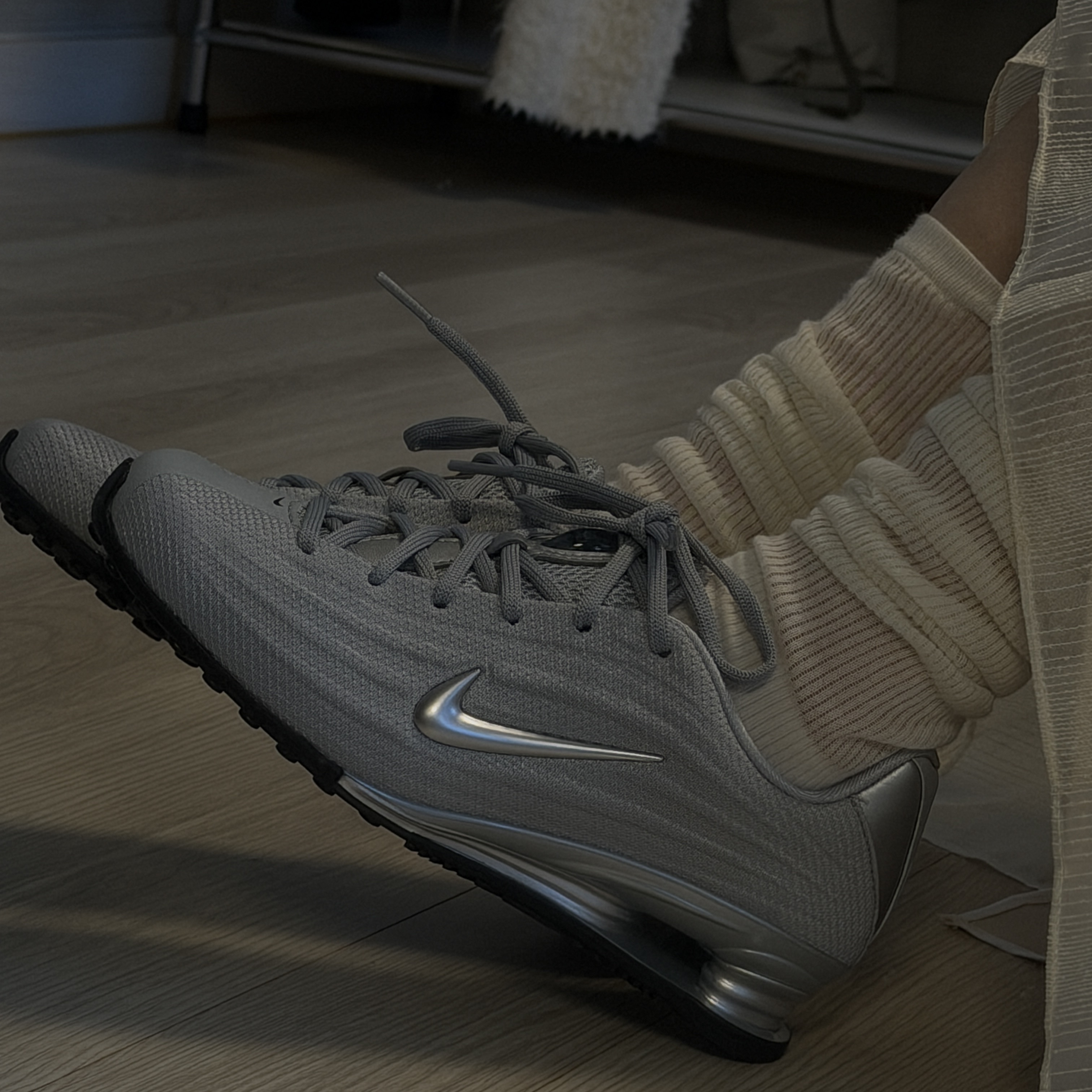 (W) Nike Shox Z Metallic Silver 착용 스타일 - 2