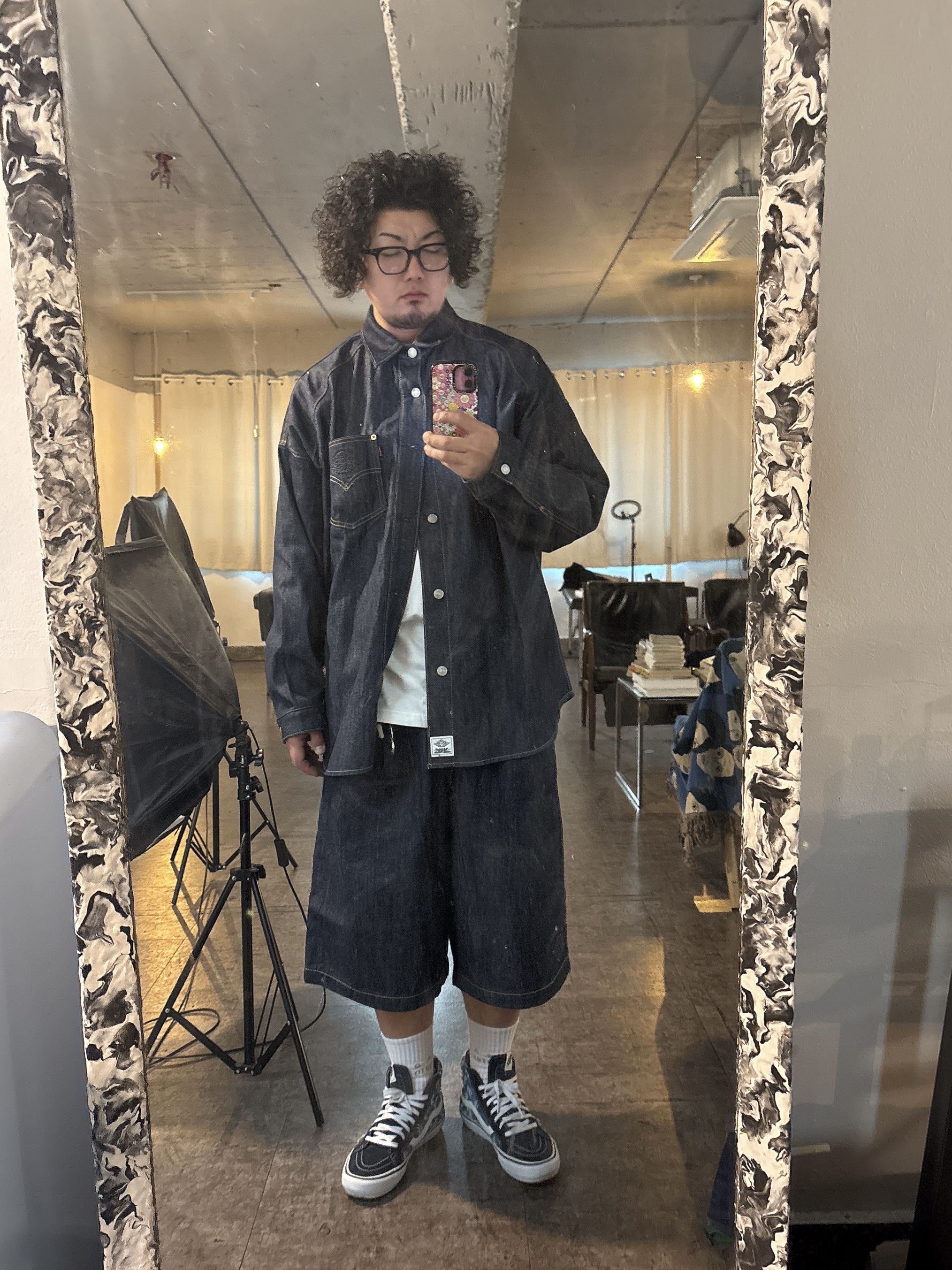 Levi's x Jordan Overshirt Jacket Indigo, Levi's x Jordan Baggy Shorts Indigo 착용 스타일 - 3