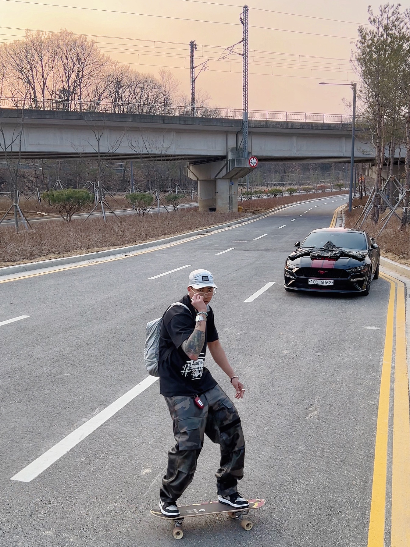 Supreme x Marithe Francois Girbaud Sport Camp Cap Silver - 25SS, Supreme x Jean Paul Gaultier Reversible Backpack MA-1 Silver - 19SS 착용 스타일 - 1