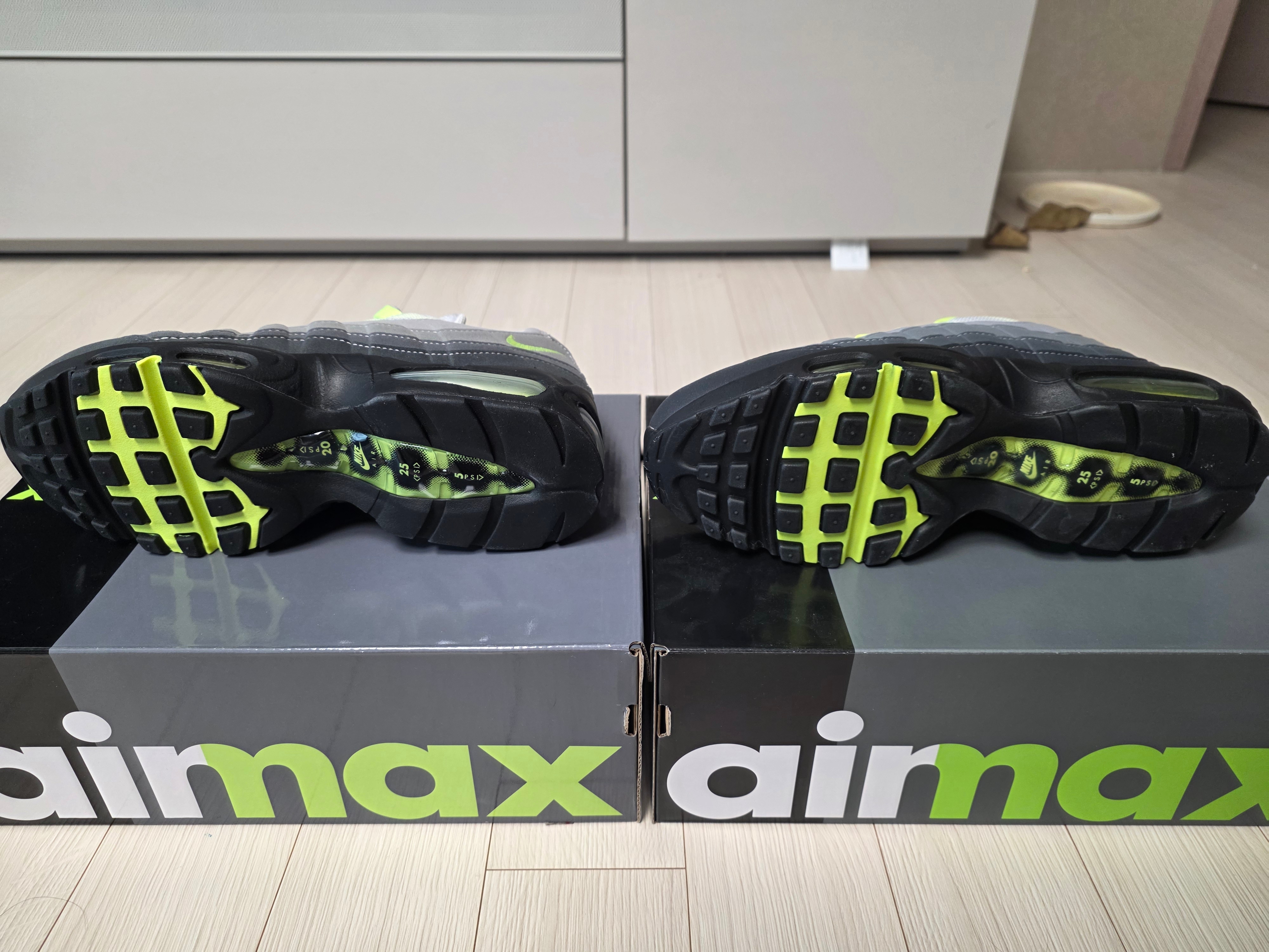 Nike Air Max 95 OG Neon, Nike Air Max 95 OG Neon Yellow 2020 착용 스타일 - 4