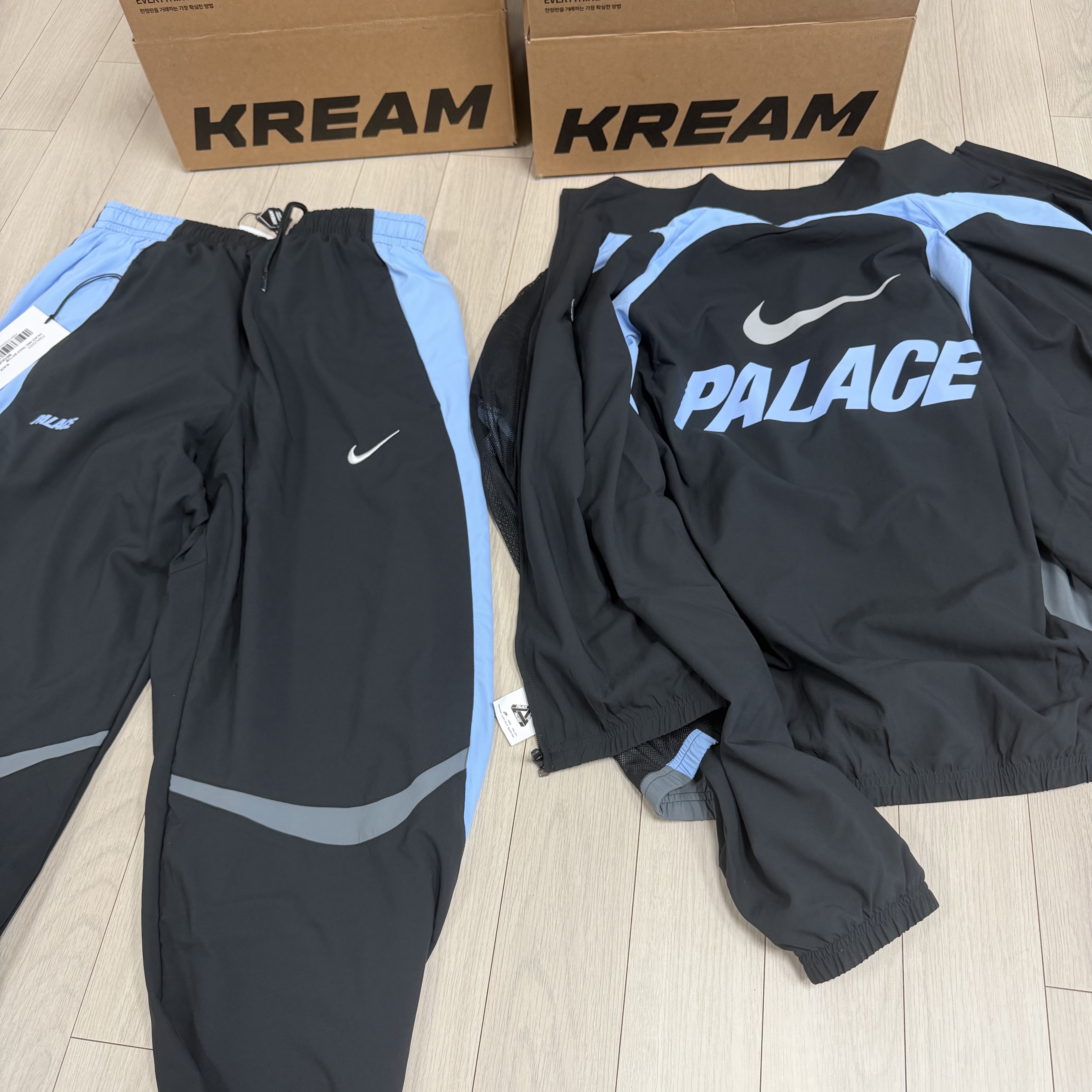 Palace x Nike Track B STYLE | KREAM