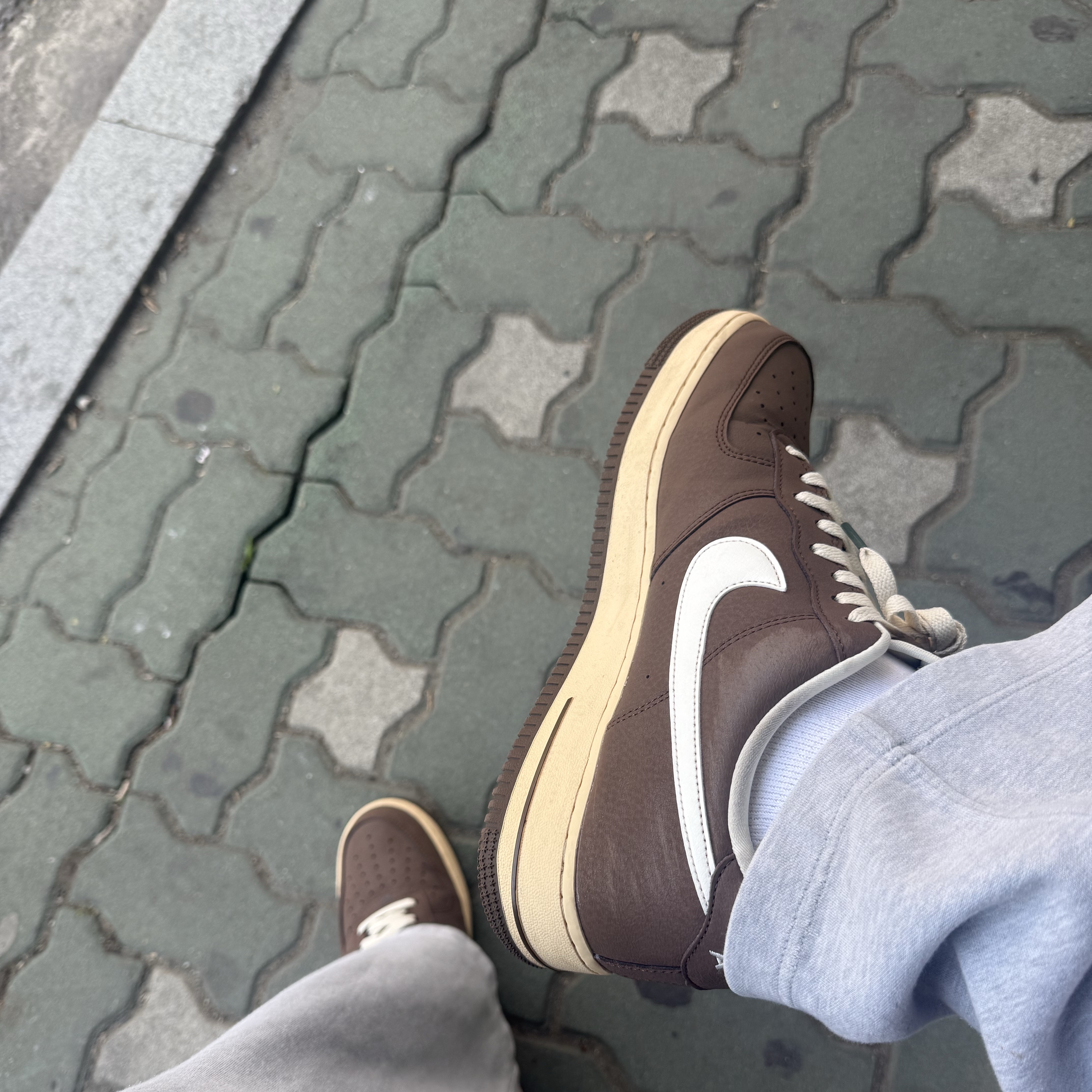 Nike Air Force 1 '07 Cacao Wow Coconut Milk 착용 스타일