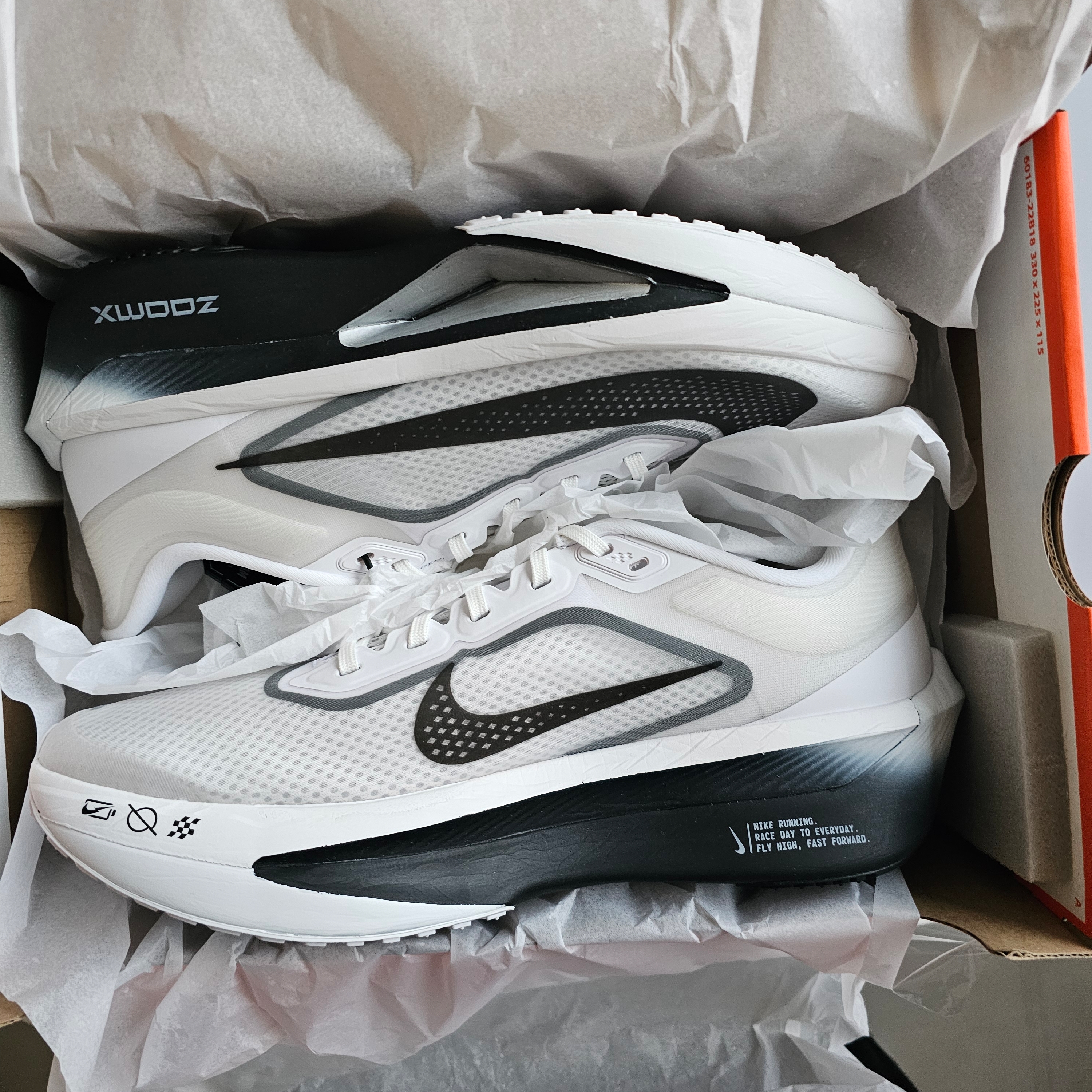 Nike Zoom Fly 6 White Smoke Grey 착용 스타일