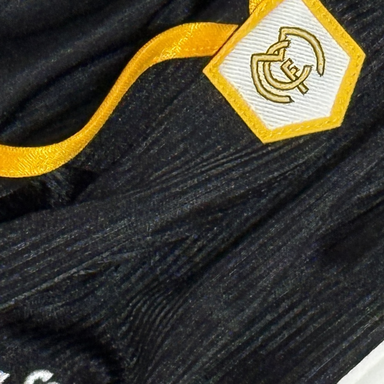Adidas Real Madrid 99/00 Away Jersey Black - KR Sizing (Non Marking Ver.) 착용 스타일 - 5