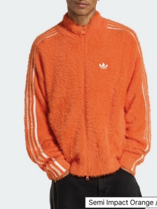 Adidas Faux Mohair Classic Track Top Black Off White - KR Sizing, GU Barrel Leg Jeans Gray 착용 스타일 - 2