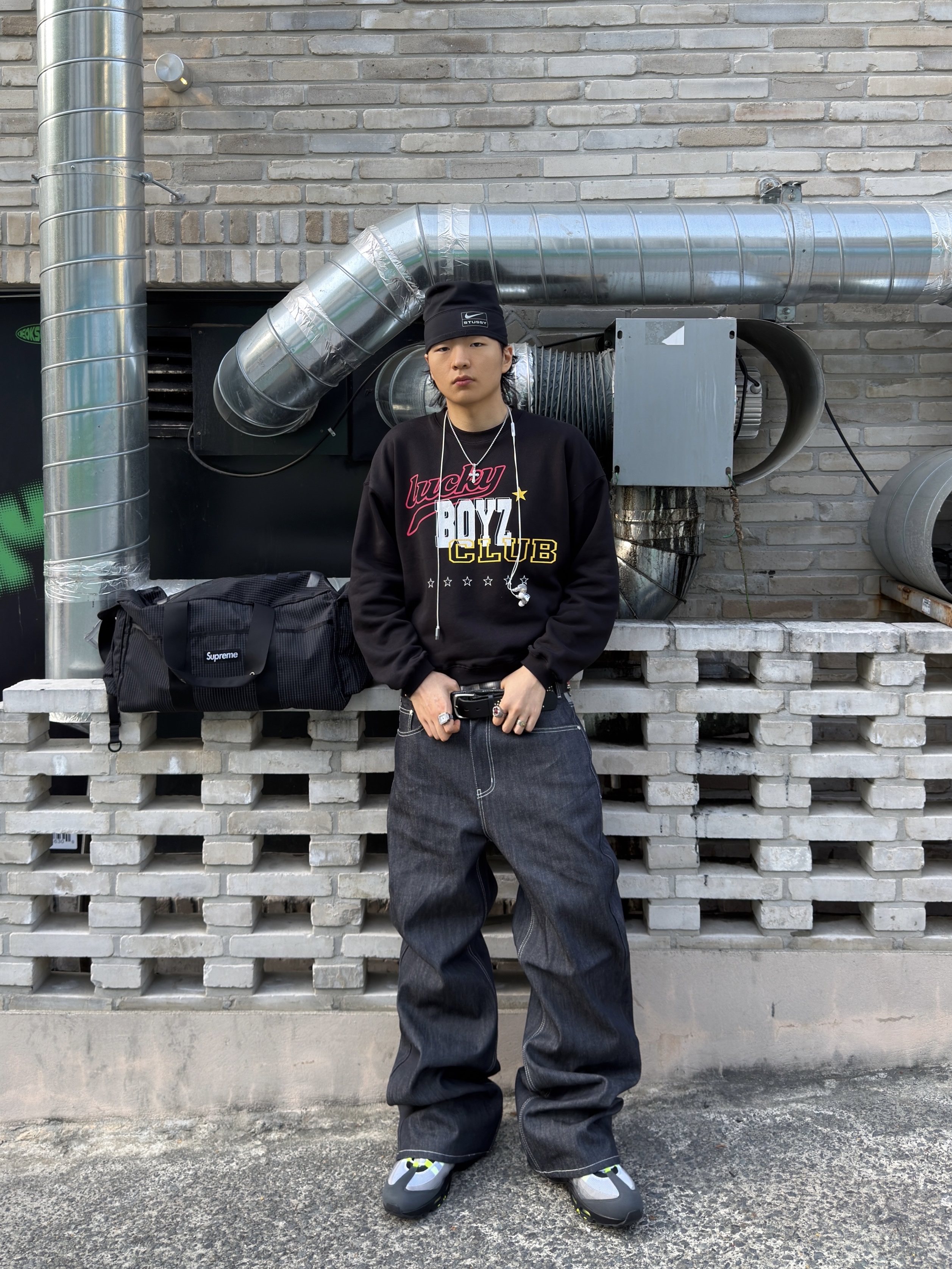 Supreme Duffle Bag Black - 24SS, Nike Air Max 95 OG Neon 착용 스타일 - 5