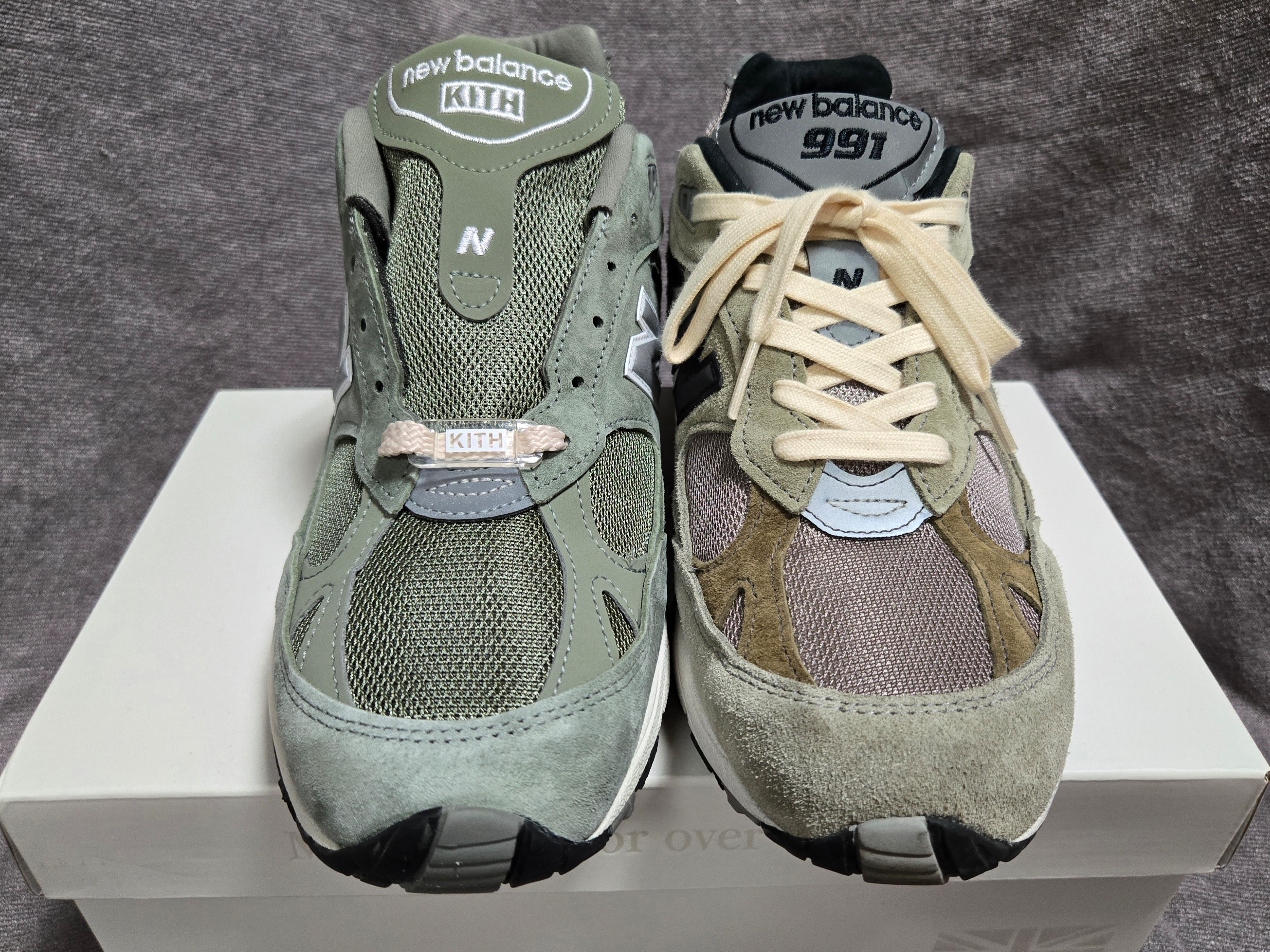 New Balance x Kith 991v1 Made in UK Vetiver, New Balance x JJJJound 991 Made in UK Grey 착용 스타일 - 4