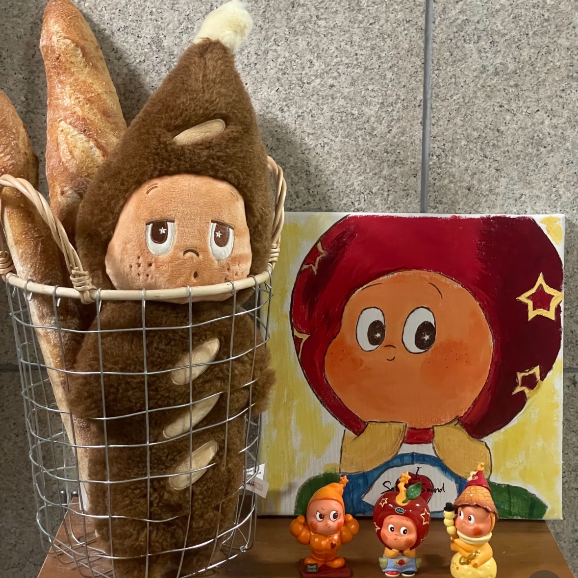 Pop Mart Moon Gelato Series Baguette Bag 착용 스타일