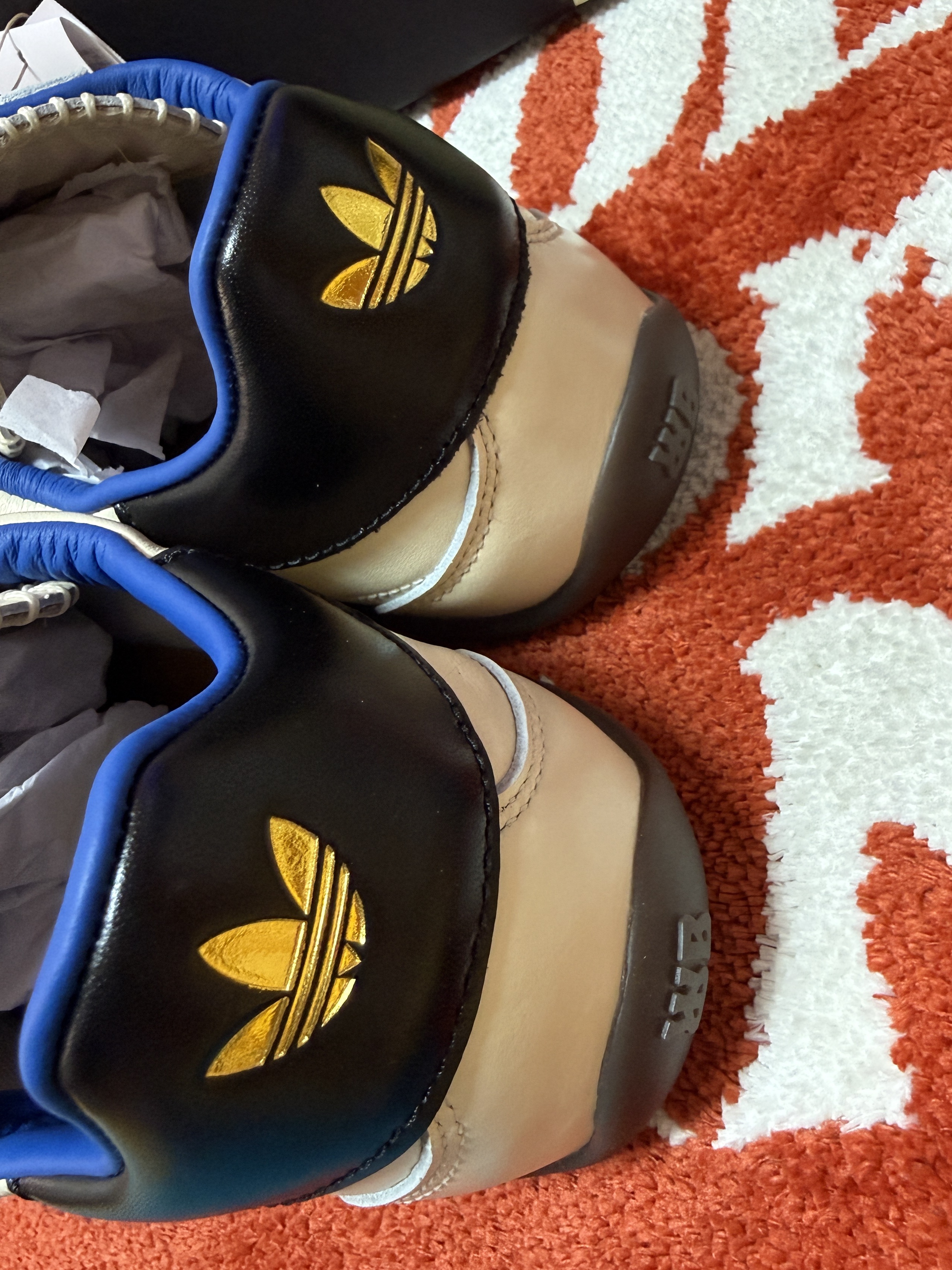 Adidas x Wales Bonner Karintha OG Wonder White Core Black, Megabox x Super Mario Galaxy Figure 5 inch Mario 착용 스타일 - 3
