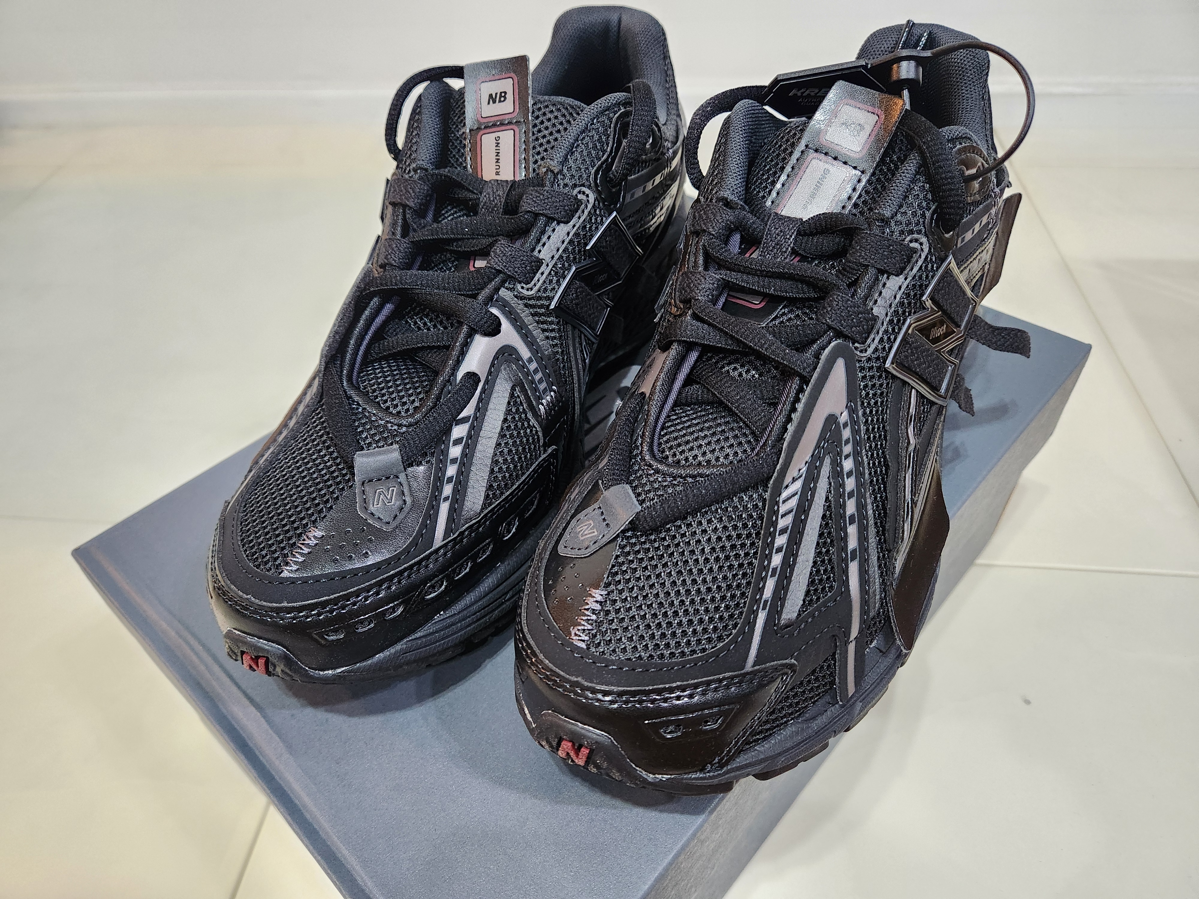 New Balance 1906A Black 착용 스타일 - 2
