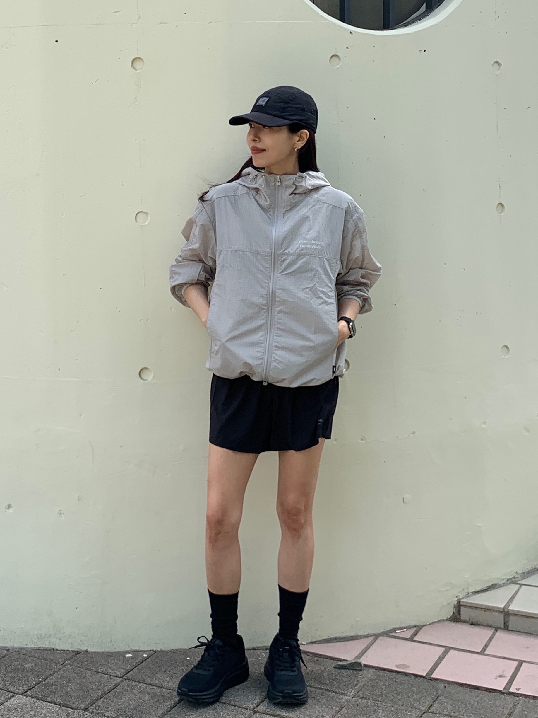 [KREAM 단독] runwhither Windbreaker Jacket V2 Gray, Supreme x Marithe Francois Girbaud Sport Camp Cap Black - 25SS 착용 스타일 - 1