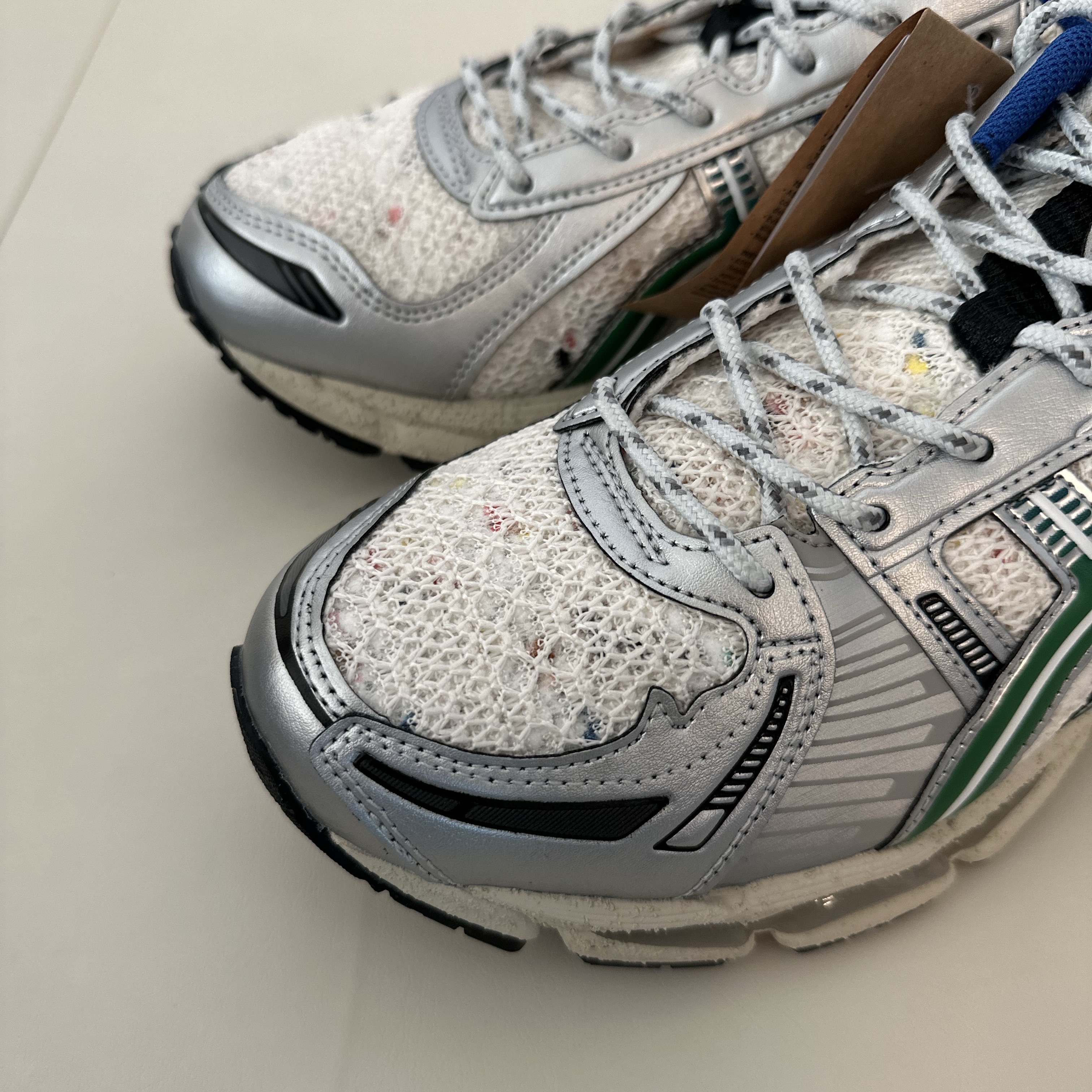 Asics x Carnival Gel-Kayano 12.1 Cream Green Basil 착용 스타일 - 1
