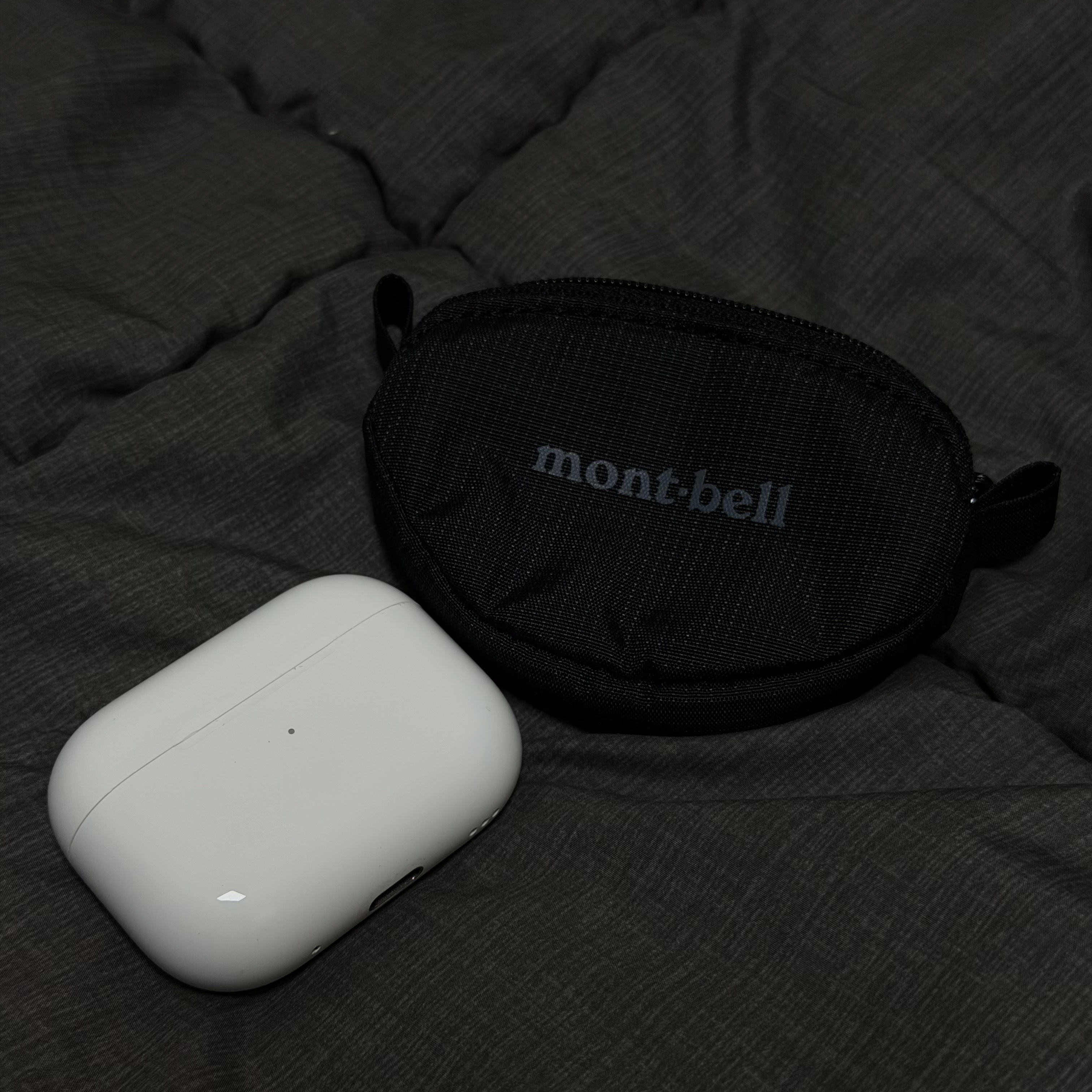Montbell Coin Purse Black 착용 스타일 - 2