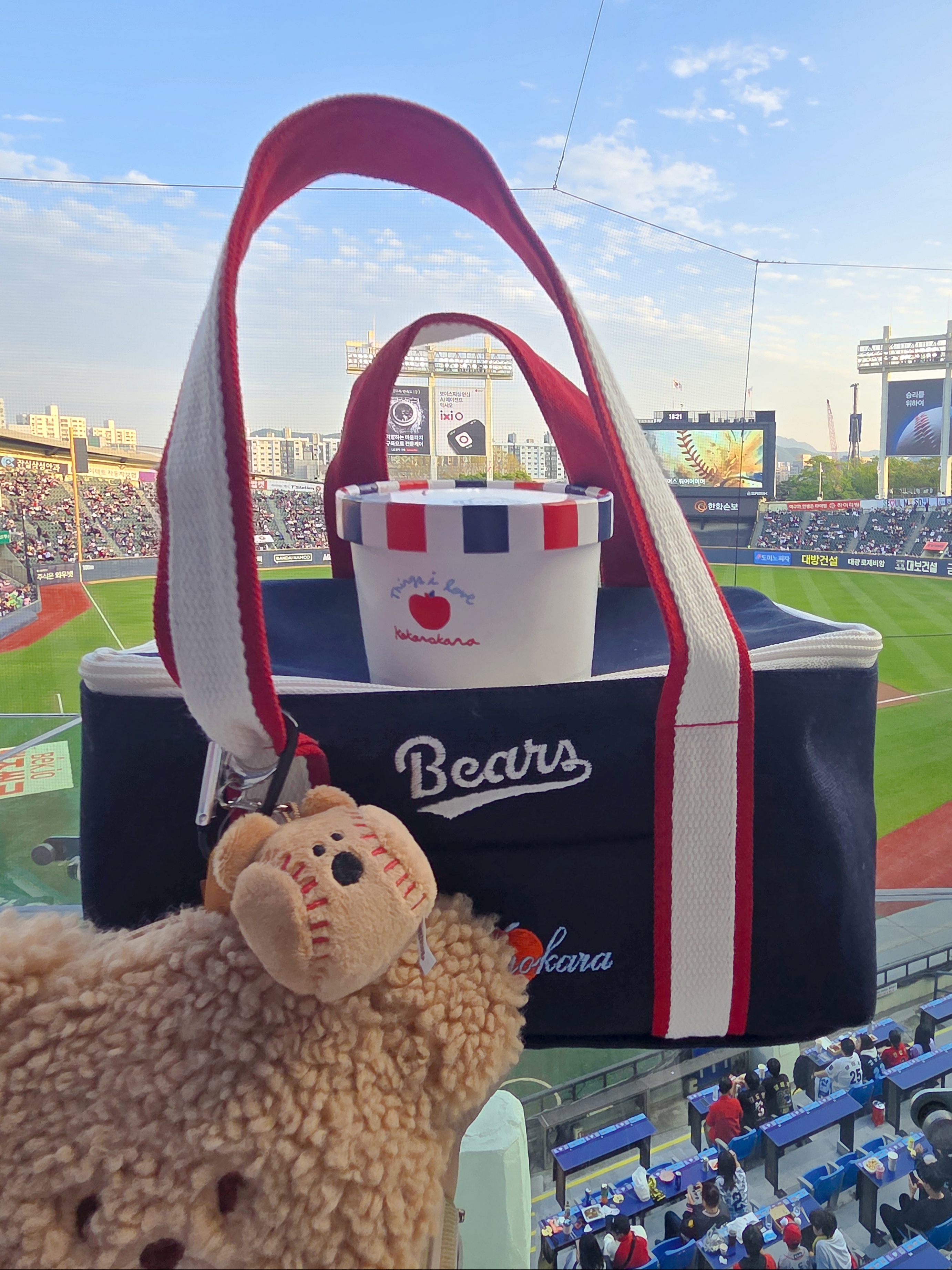 [KREAM 단독] Doosan Bears x Kokorokara Hustle Pudding 2pcs & Kokoro Bear Cooler Bag Set 착용 스타일 - 2