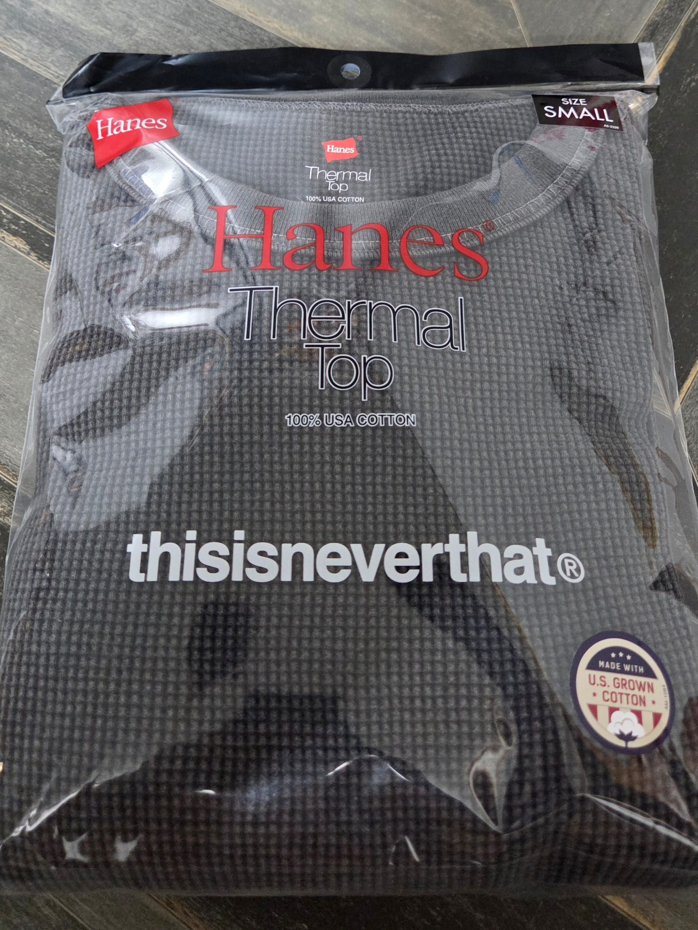 Thisisneverthat x Hanes Thermal Top Charcoal 착용 스타일