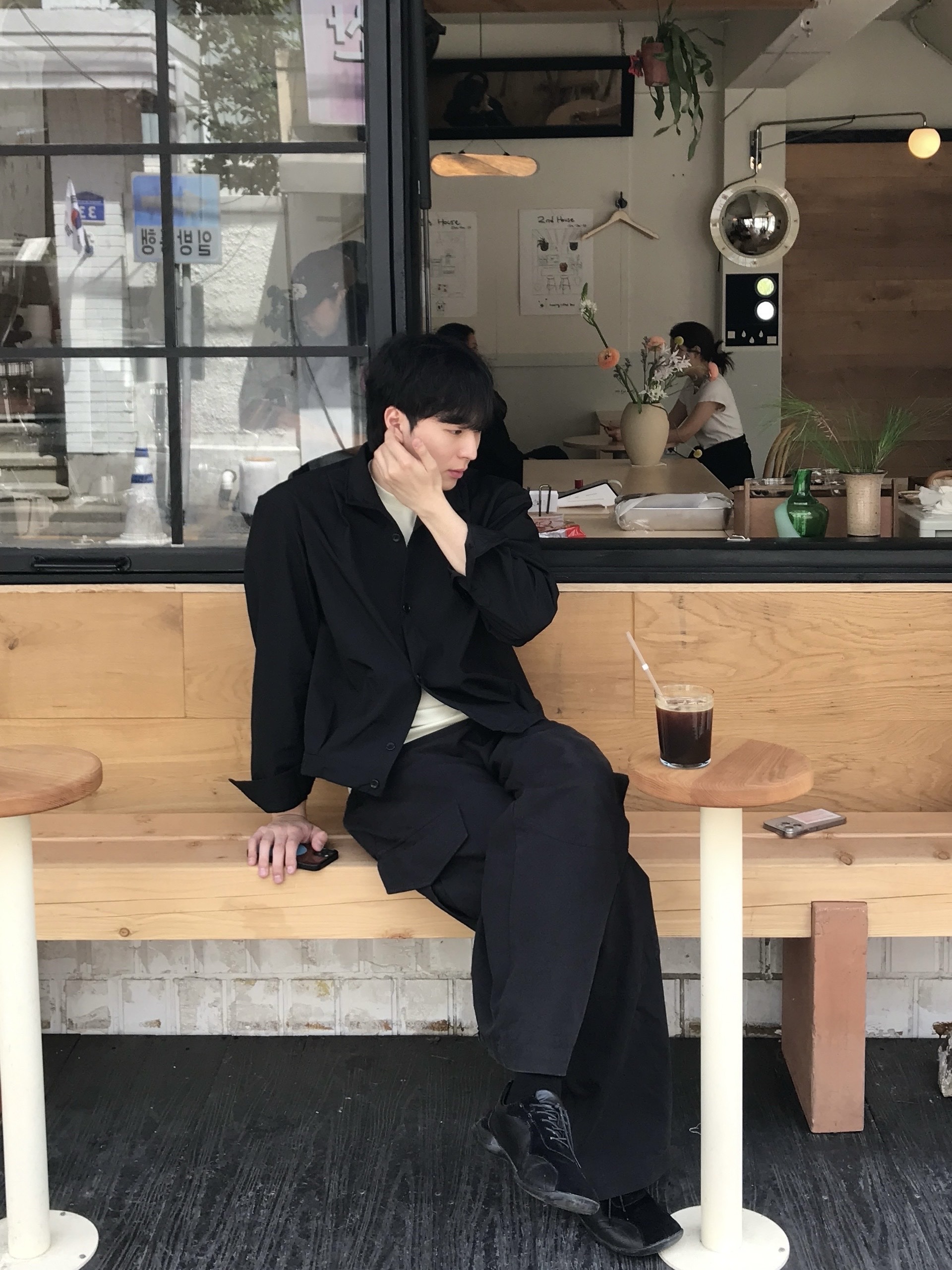 Millo Archive Timeline Lighter Case Black 착용 스타일 - 1