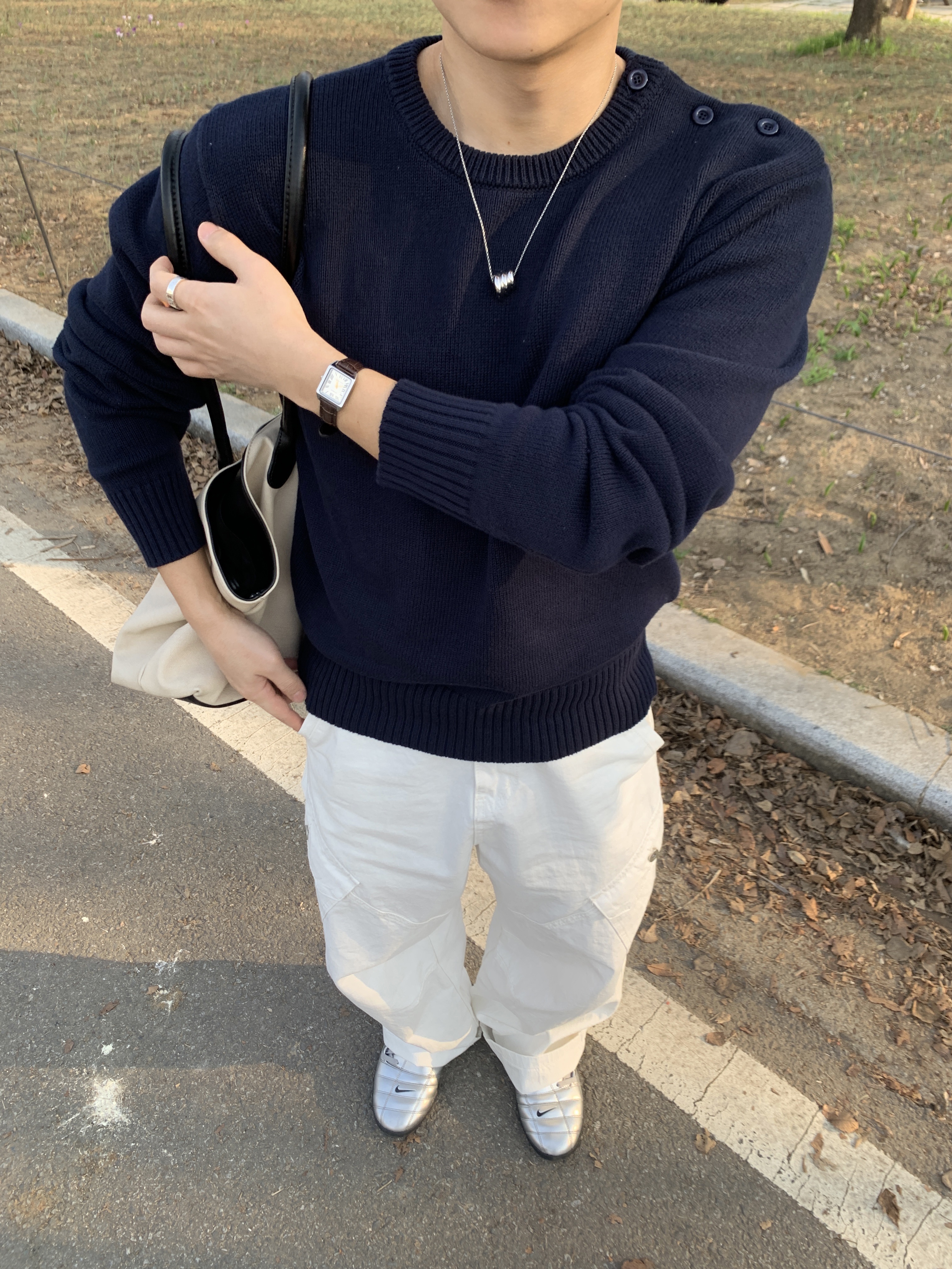 Nike Total 90 III SP Metallic Silver and Black, Casio LTP-V007L-7B1 착용 스타일 - 3