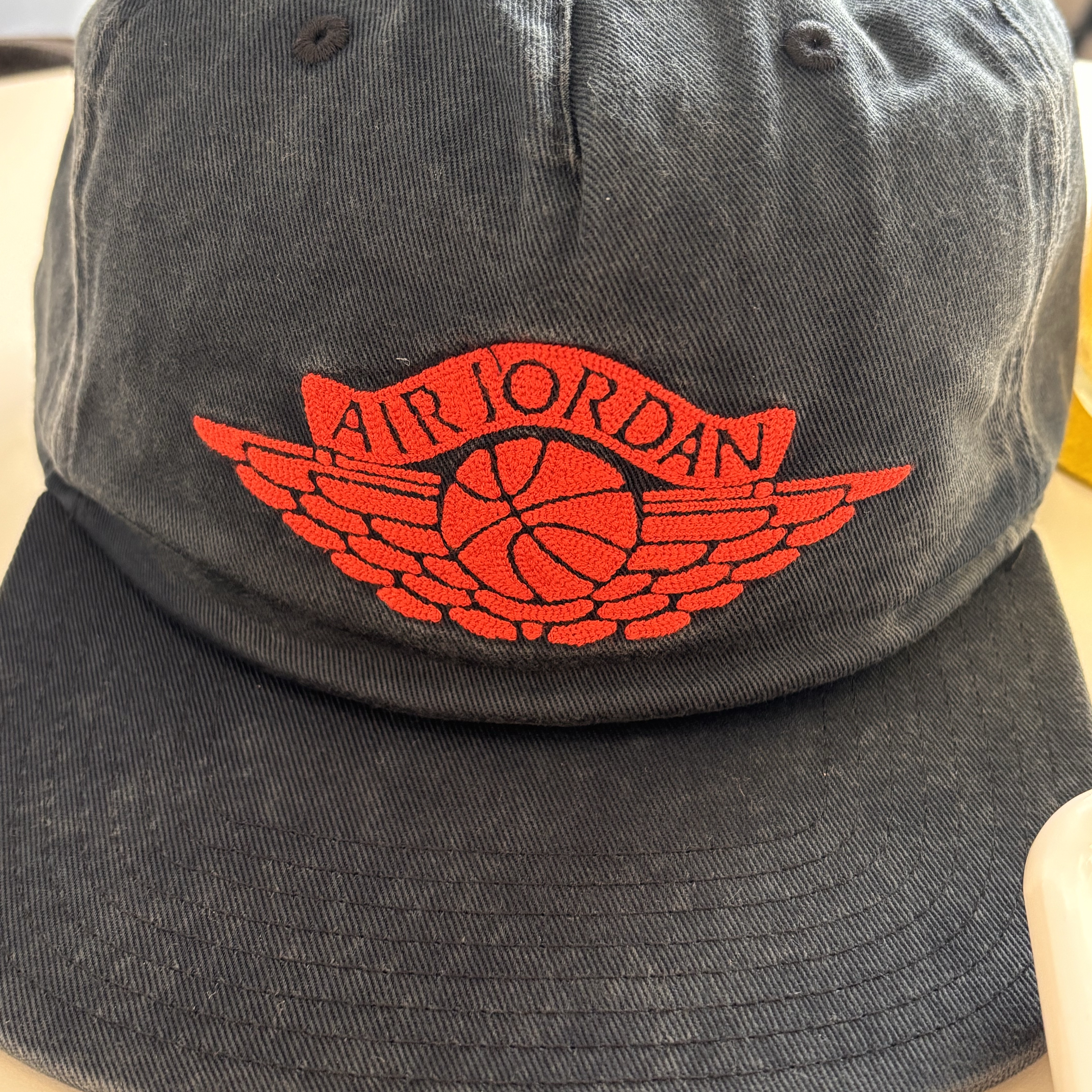 Jordan Pro Rare Air Unstructured Hat Black Chile Red 착용 스타일