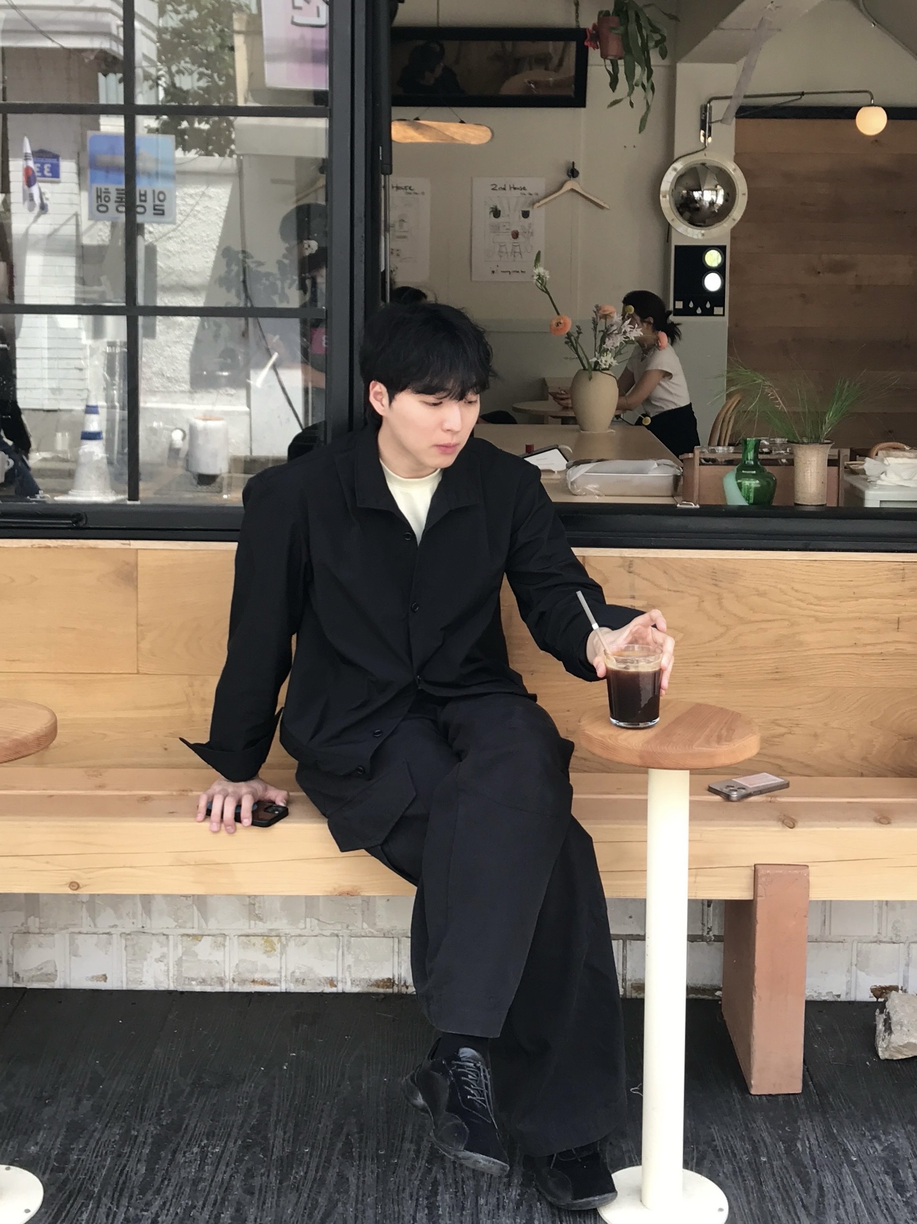 Millo Archive Timeline Lighter Case Black 착용 스타일 - 2