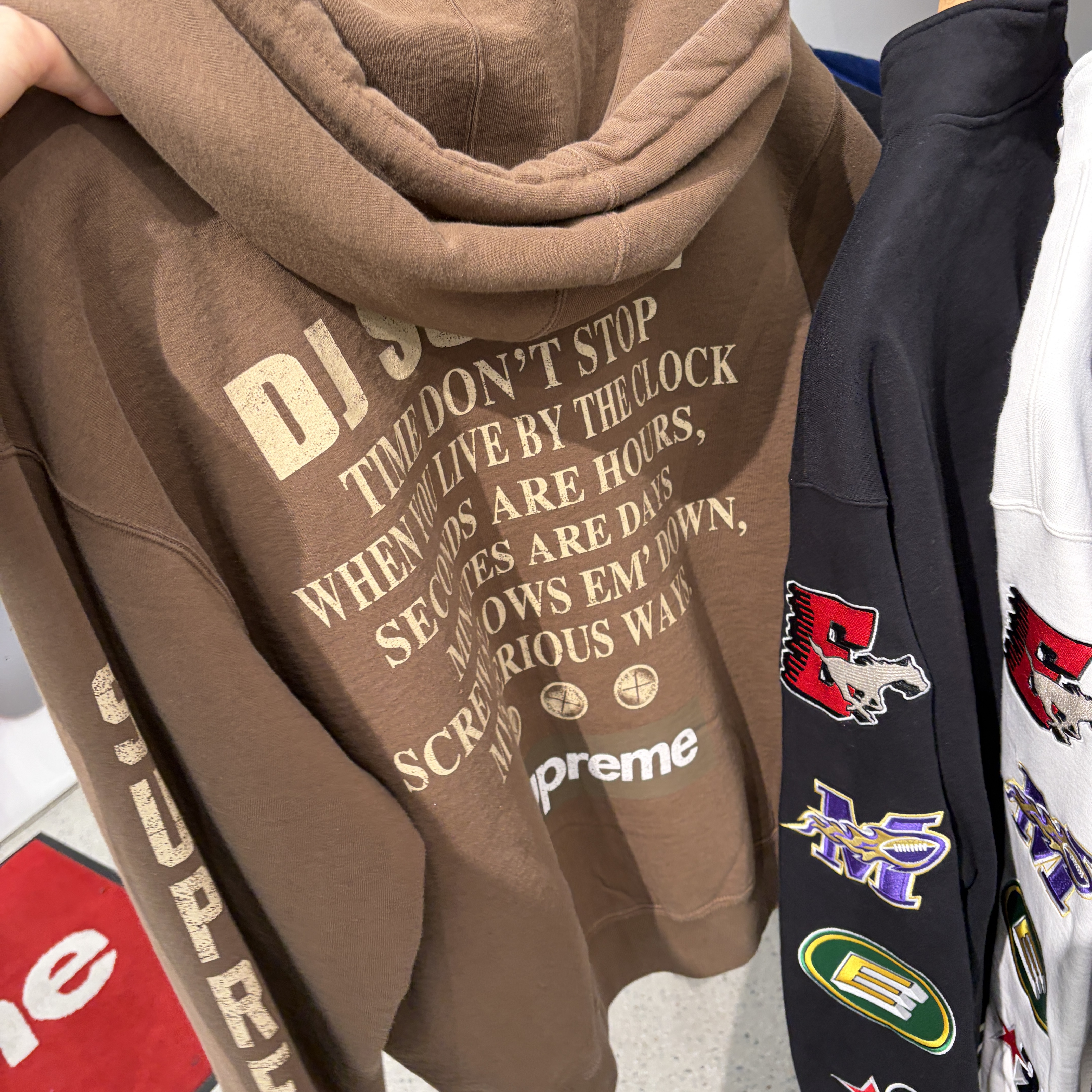 Supreme x DJ Screw Zip Up Hooded Sweatshirt Dusty Brown - 26SS 착용 스타일