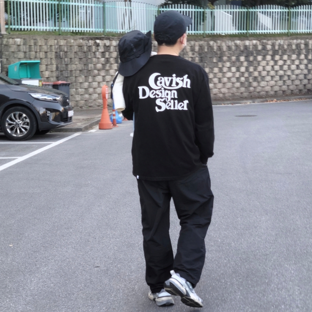 CAVISH Star Seller Logo LS Tee Navy, Nike V2K Run Pure Platinum Wolf Grey 착용 스타일