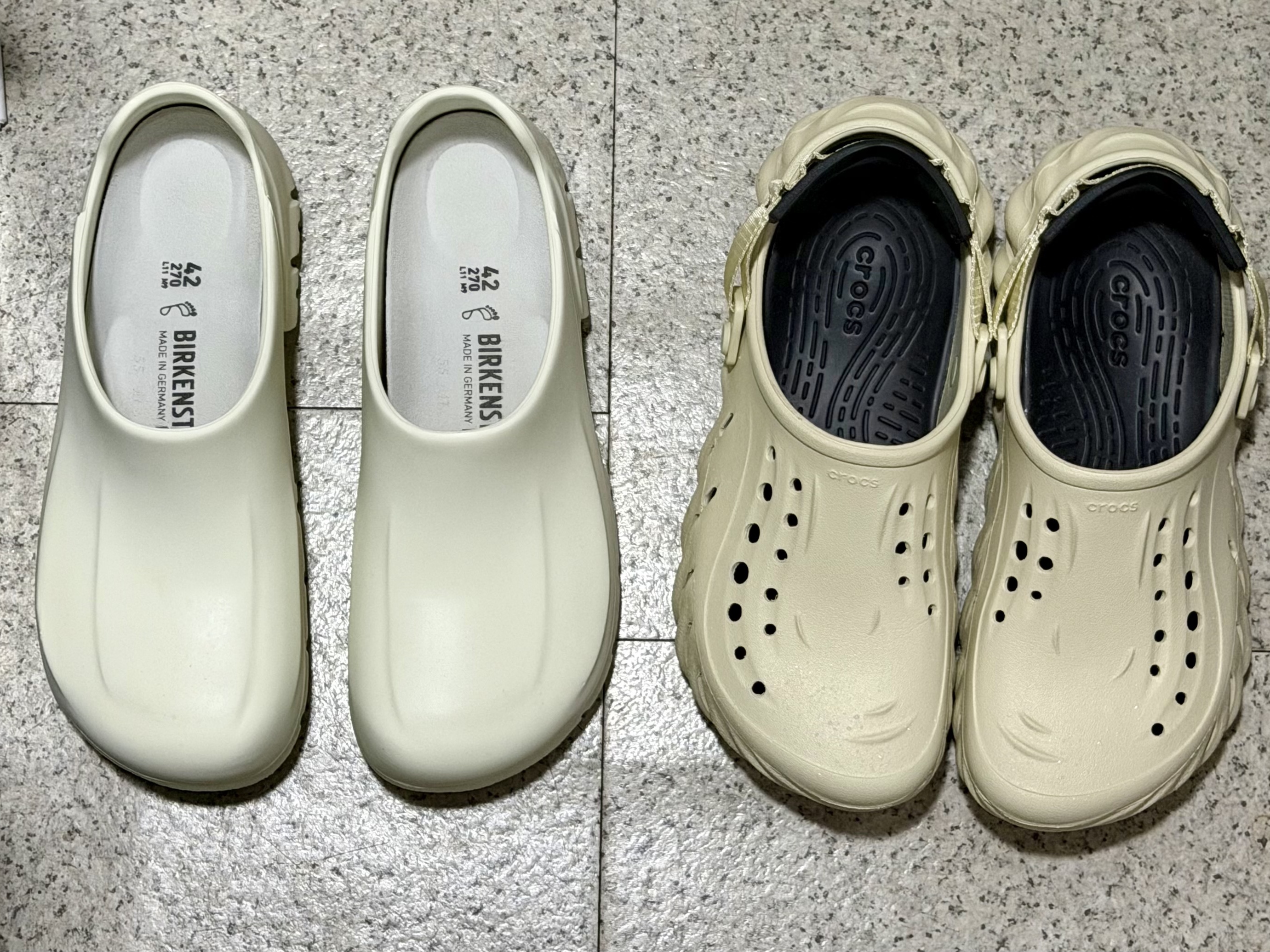 Birkenstock A630 Clog White, Crocs Echo Clog Bone Black 착용 스타일 - 1
