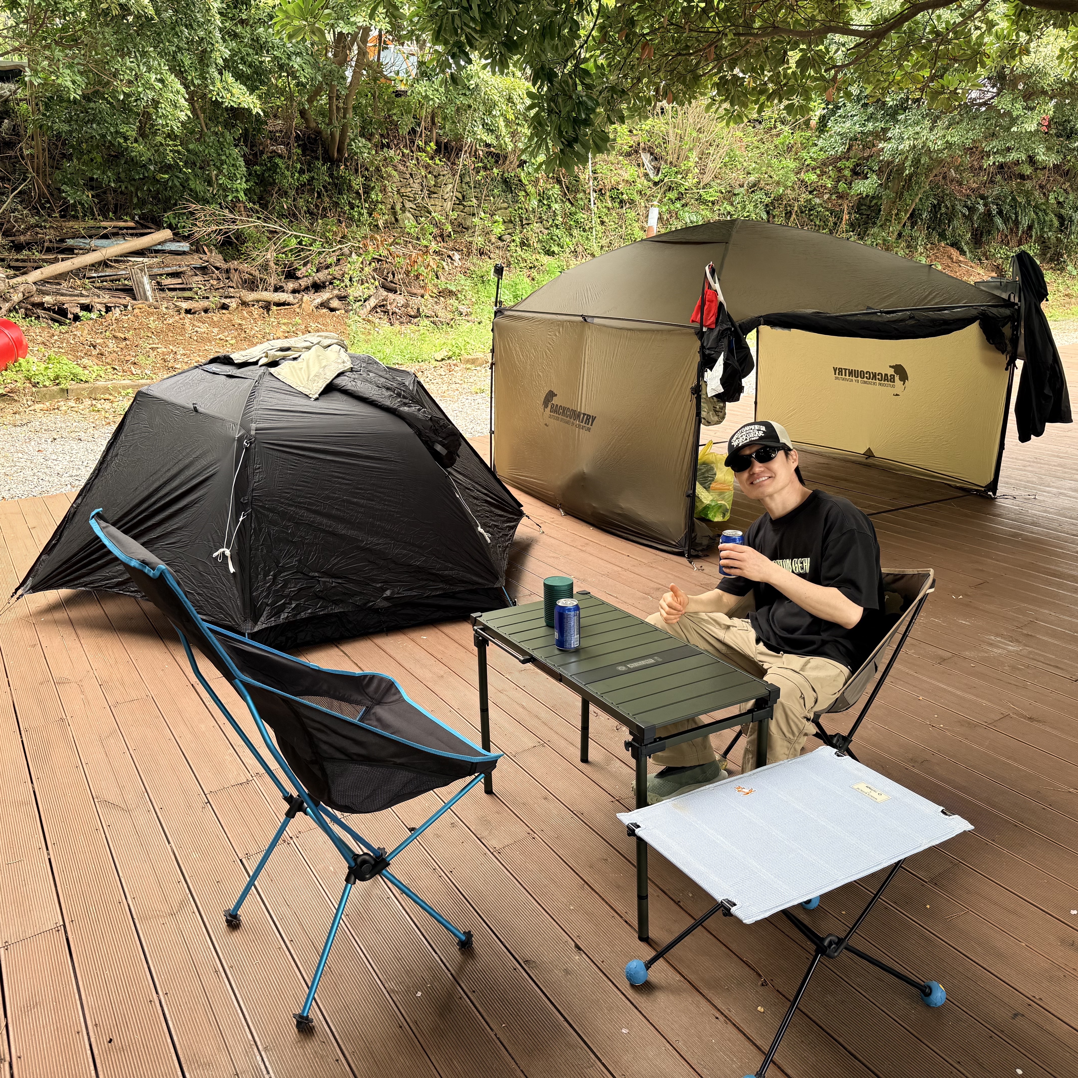 Helinox Alpine Dome 1.5p Black, Helinox x Maison Kitsune Table Hard Top 착용 스타일