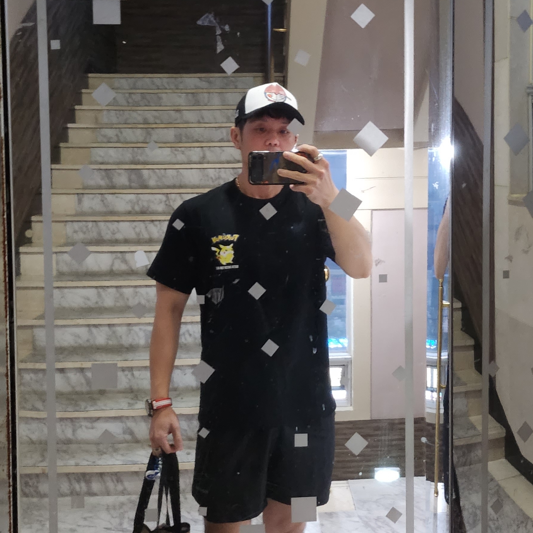 Uniqlo UT x Pokemon Graphhic T-Shirt 1B Black, Montbell Light Cross Runner Shorts Black 착용 스타일 - 1
