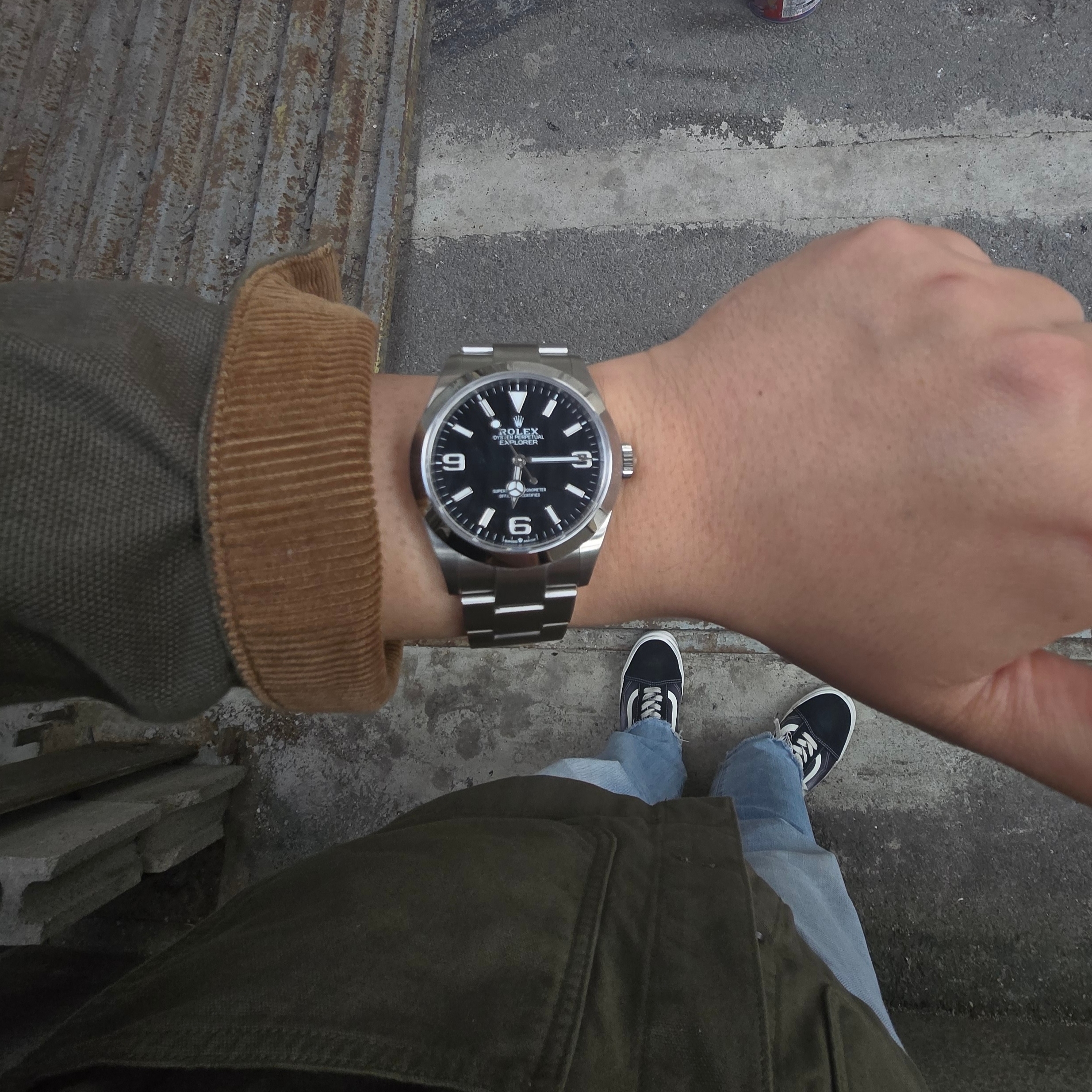 Rolex Explorer 40mm 224270 Black Oyster, Patagonia Point Reyes Canvas Jacket Basin Green 착용 스타일