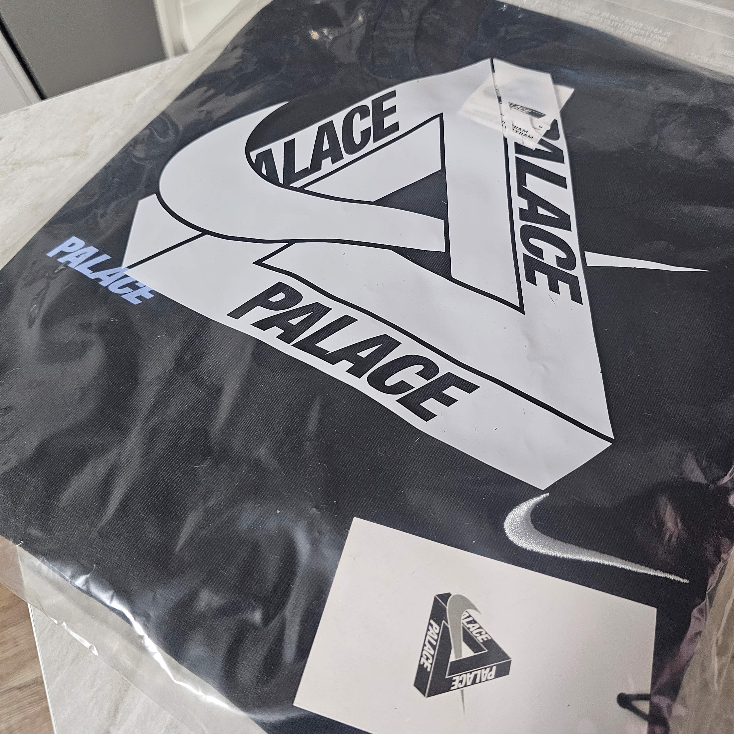Palace x Nike Font Swoosh T-Shirt Black - 26SS 착용 스타일