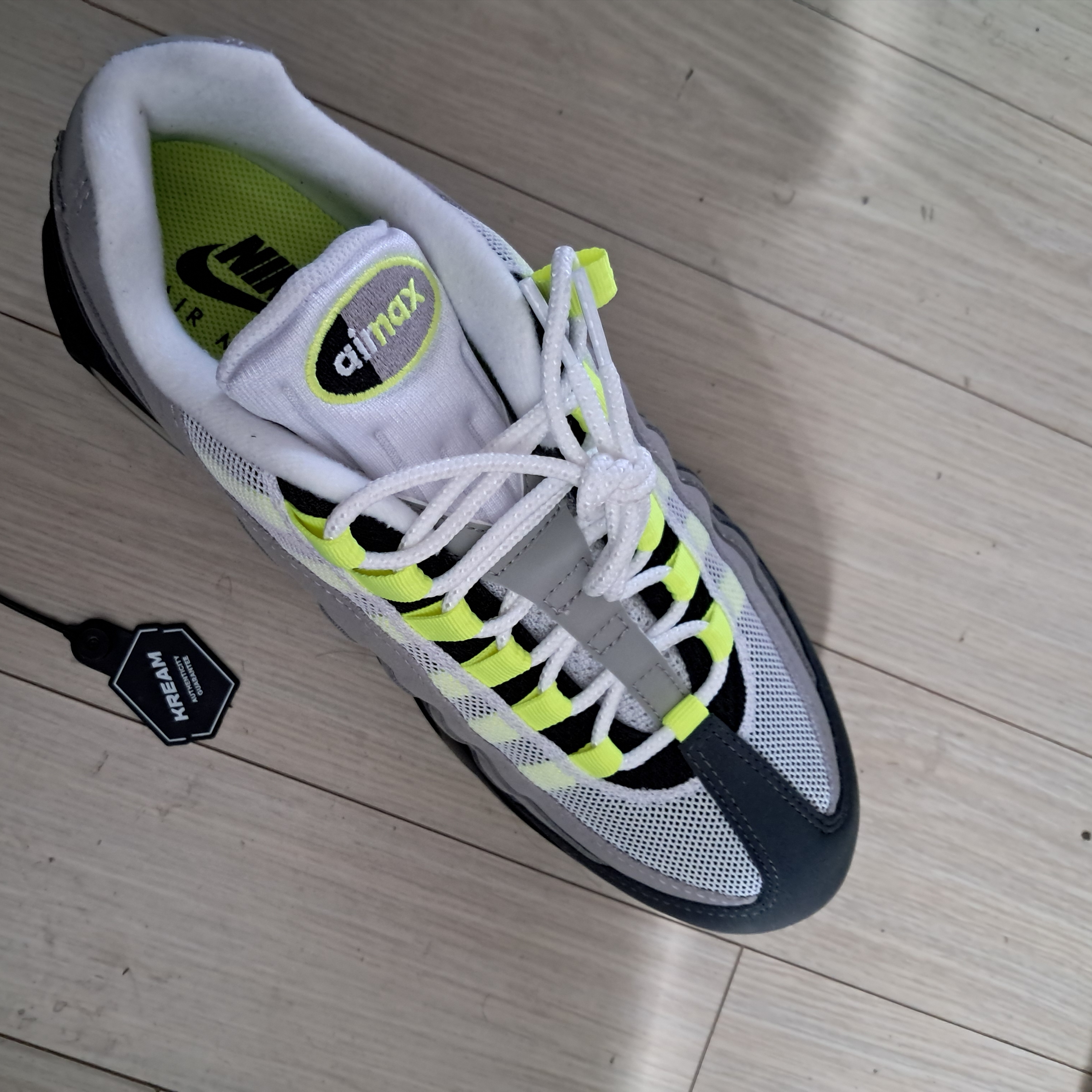 Nike Air Max 95 OG Neon 착용 스타일 - 2