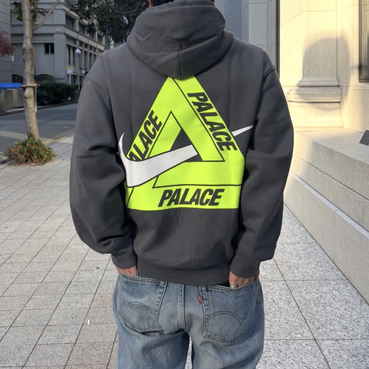 Palace x Nike Tri Swoosh Hood Charcoal - 25FW 착용 스타일
