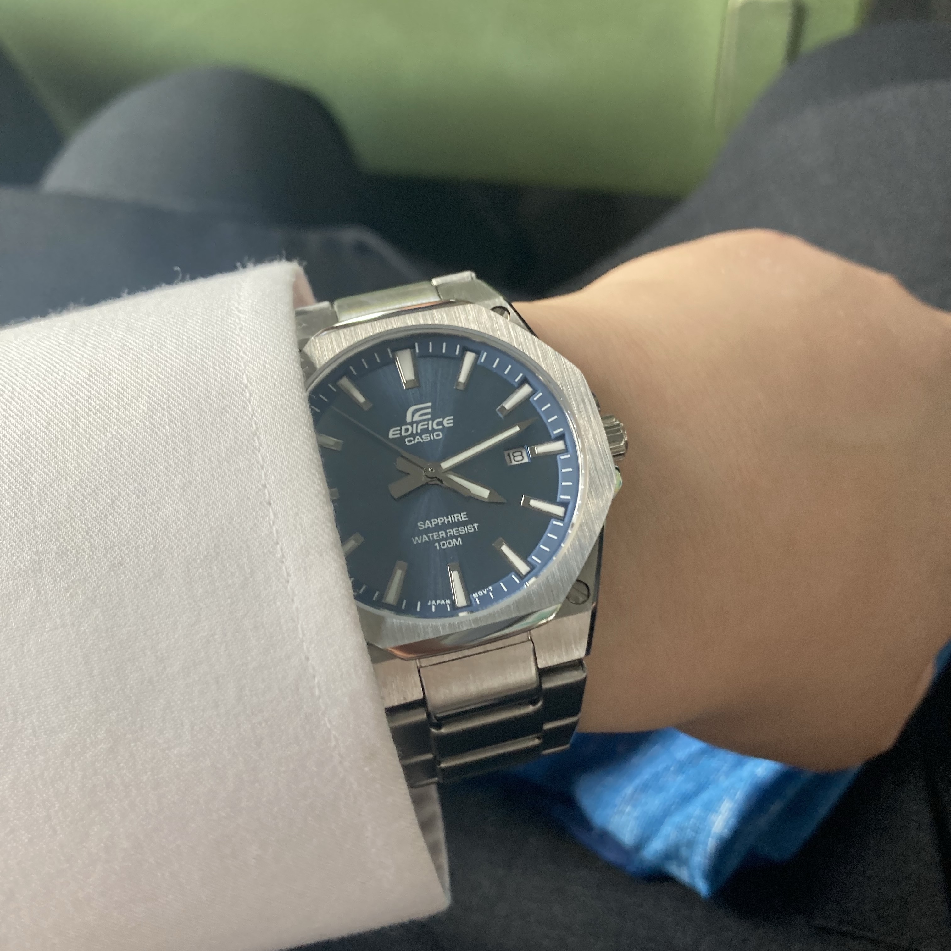 Casio EFR-S108D-2AVUDF 착용 스타일