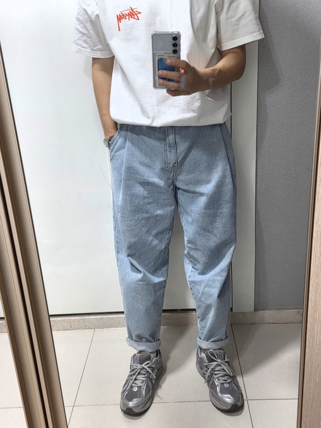 Stussy Classroom T-Shirt White 착용 스타일