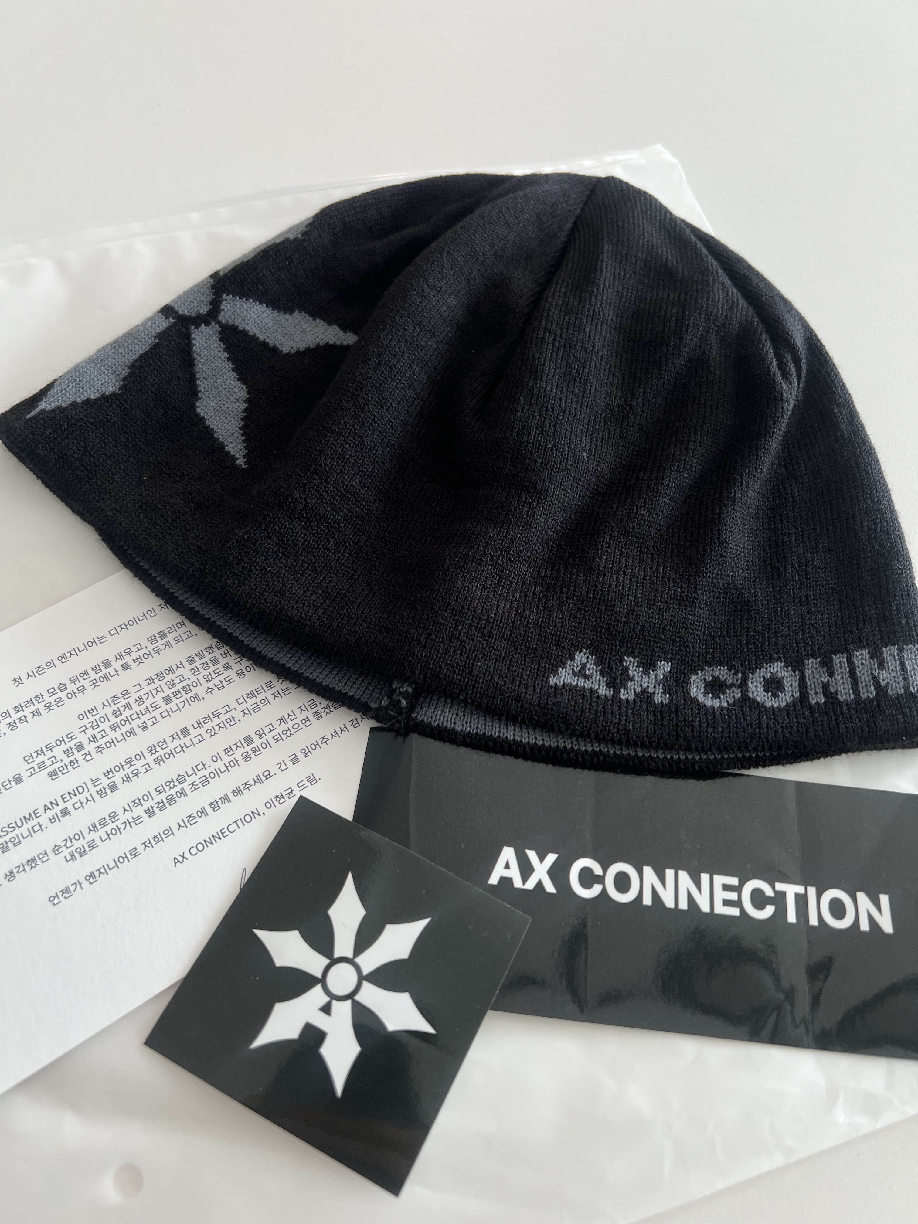 AX CONNECTION Compass Logo Beanie (Lightweight) 착용 스타일