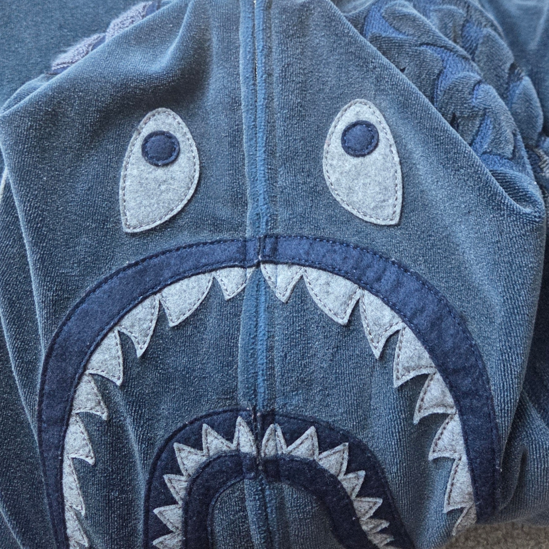 BAPE Snow Wash Shark Relaxed Fit Full Zip Hoodie Navy 착용 스타일