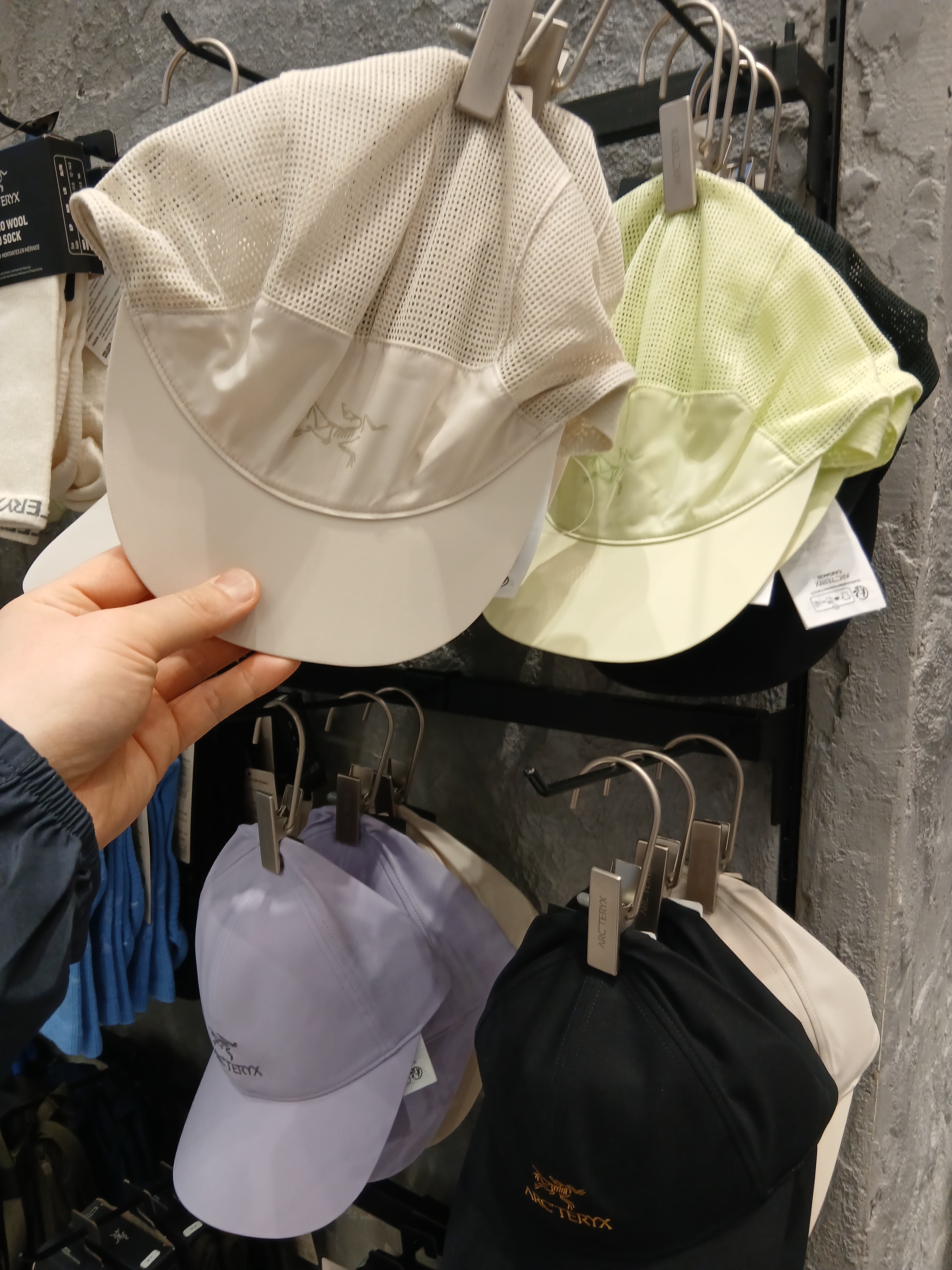 Arc'teryx Sylan 2 Mantis Mantis, Arc'teryx Norvan Mesh 5 Panel Cap Black Arctic Silk 착용 스타일 - 5