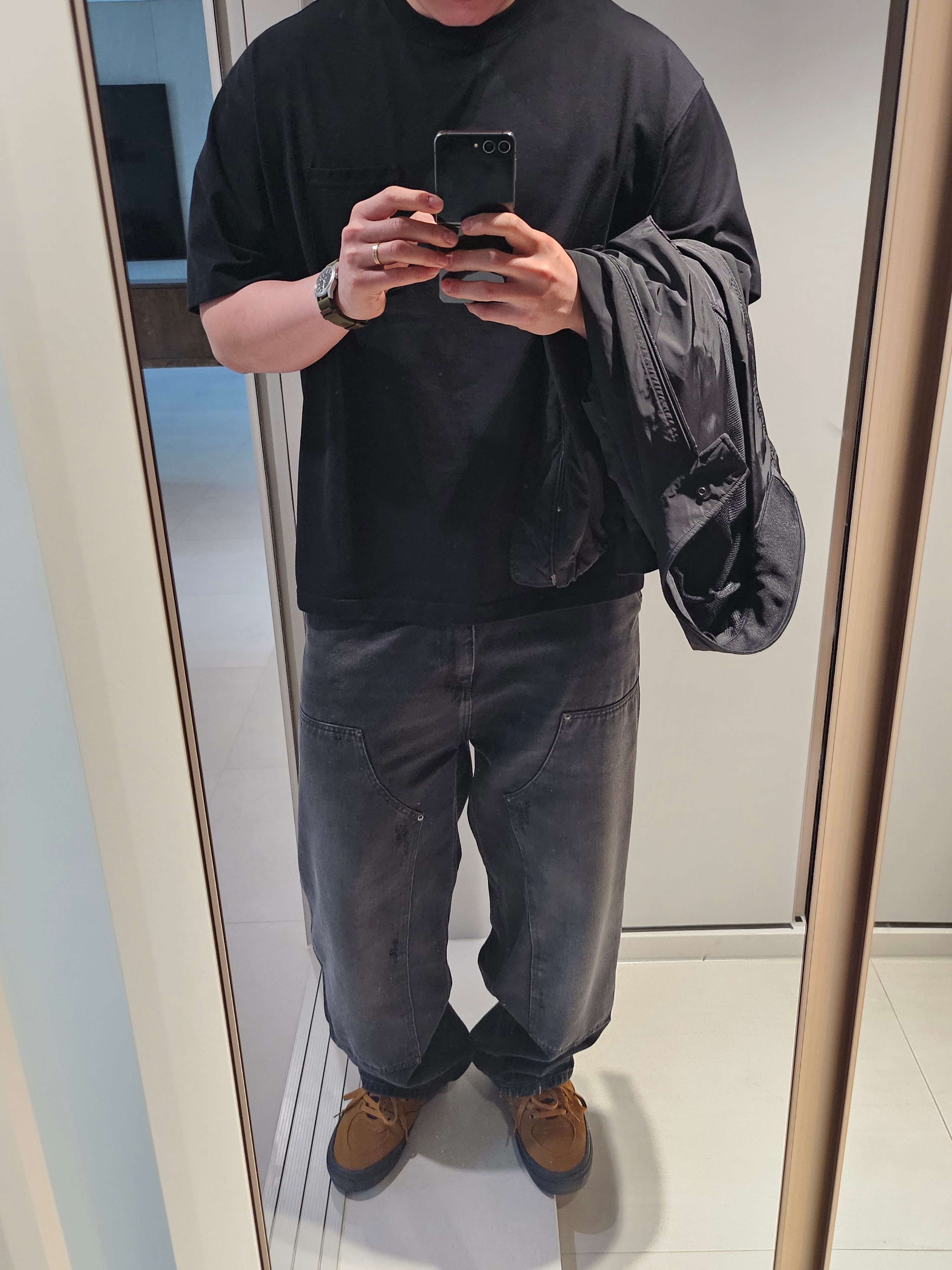 Carhartt WIP Brandon Pants Black Grind Washed, Vans Duck Canvas Skate Half Cab Brown 착용 스타일 - 2