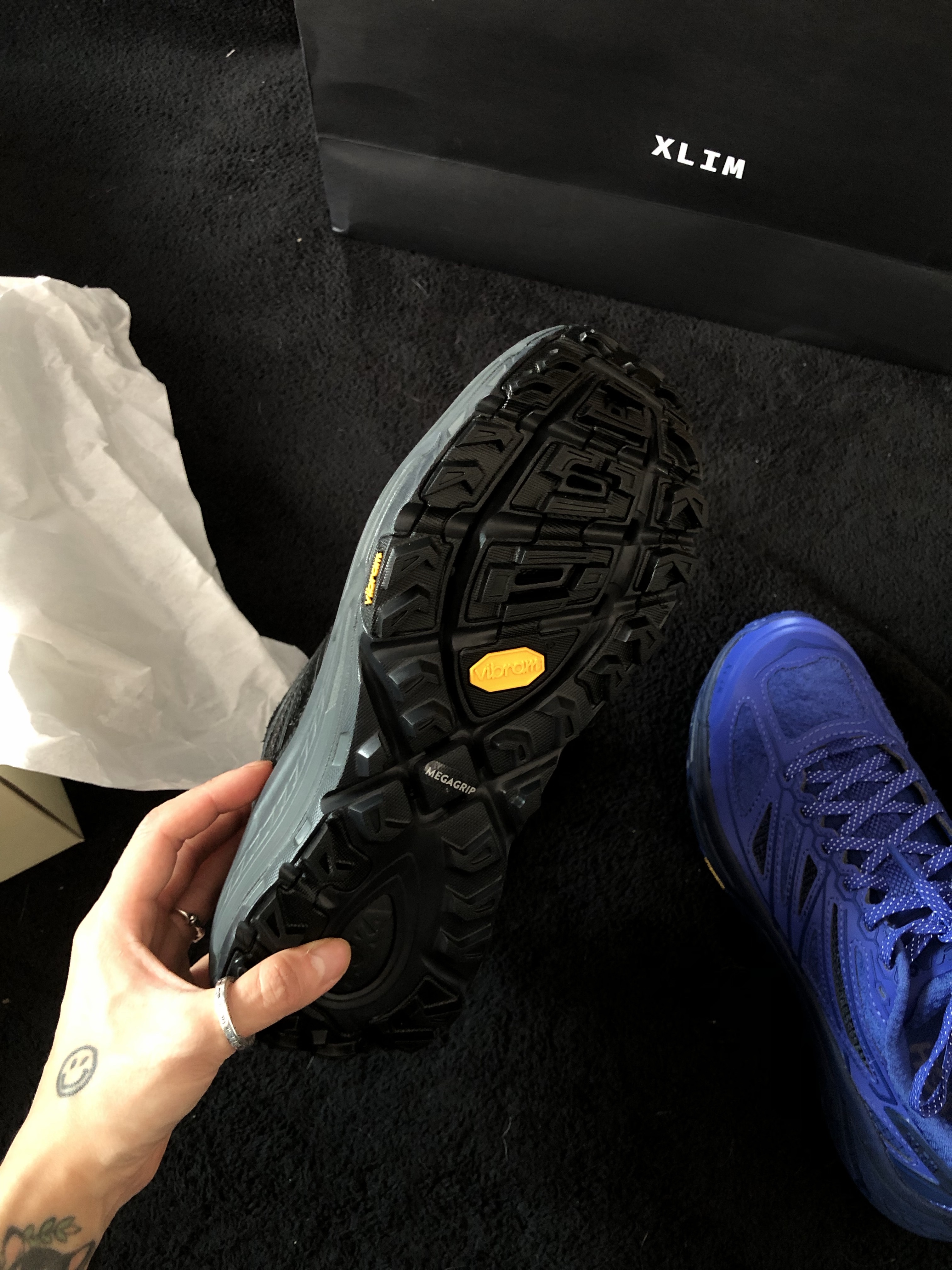 Hoka x Xlim Mafate Speed 2 TS Cobalt Blue, Hoka x Xlim Mafate Speed 2 TS Black Charcoal 착용 스타일 - 5