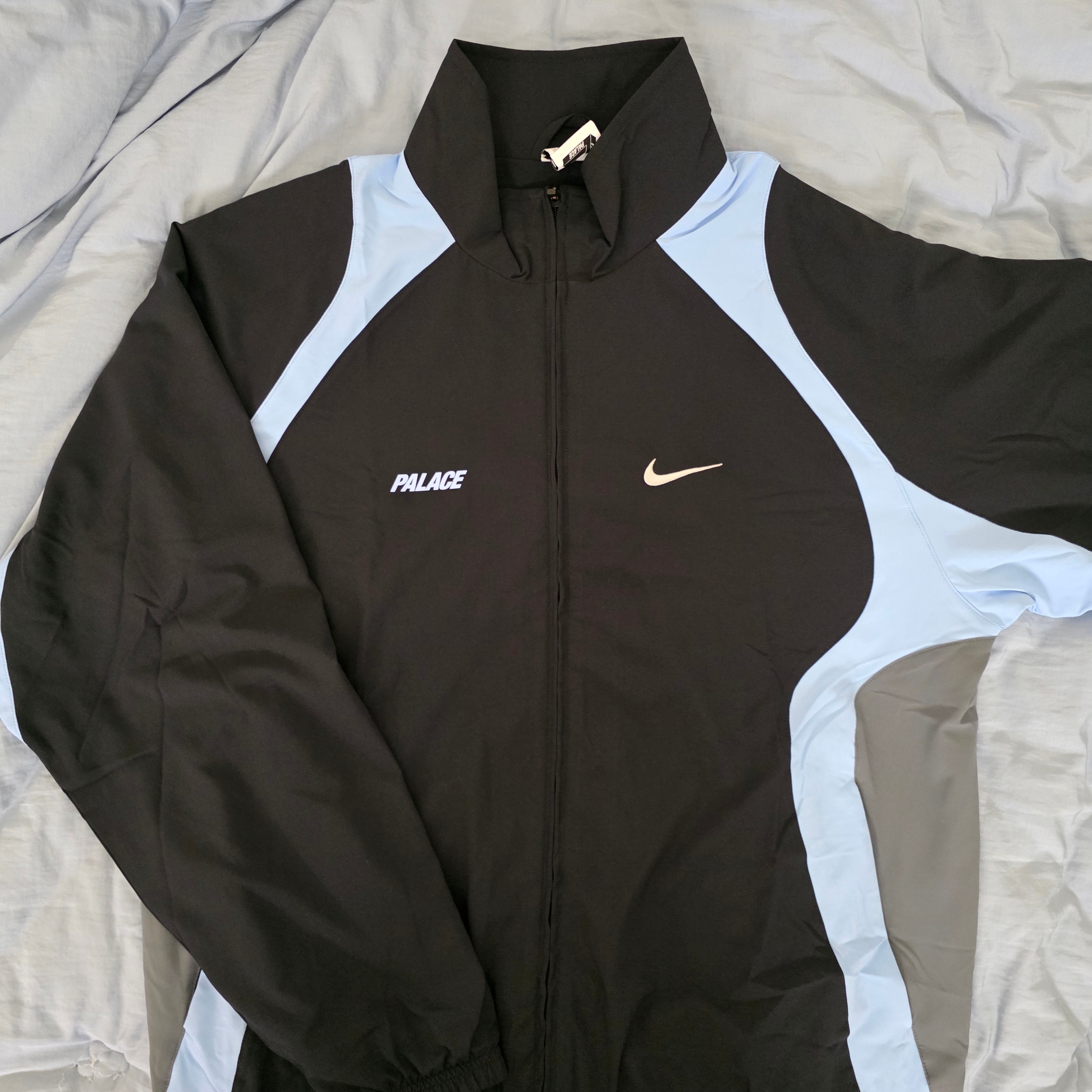 Palace x Nike Track Jacket Black - 26SS, Supreme Hanes Tagless T-Shirt White (3 Pack) 착용 스타일 - 2